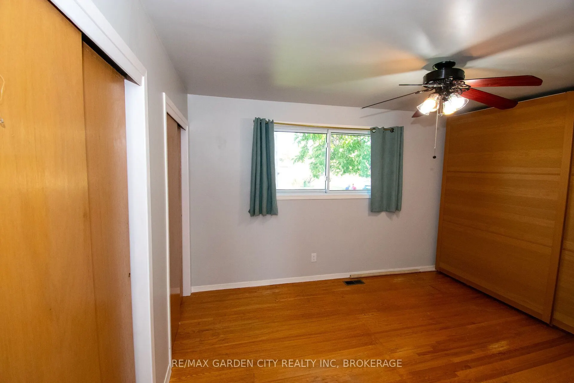 15 Karen Crescent