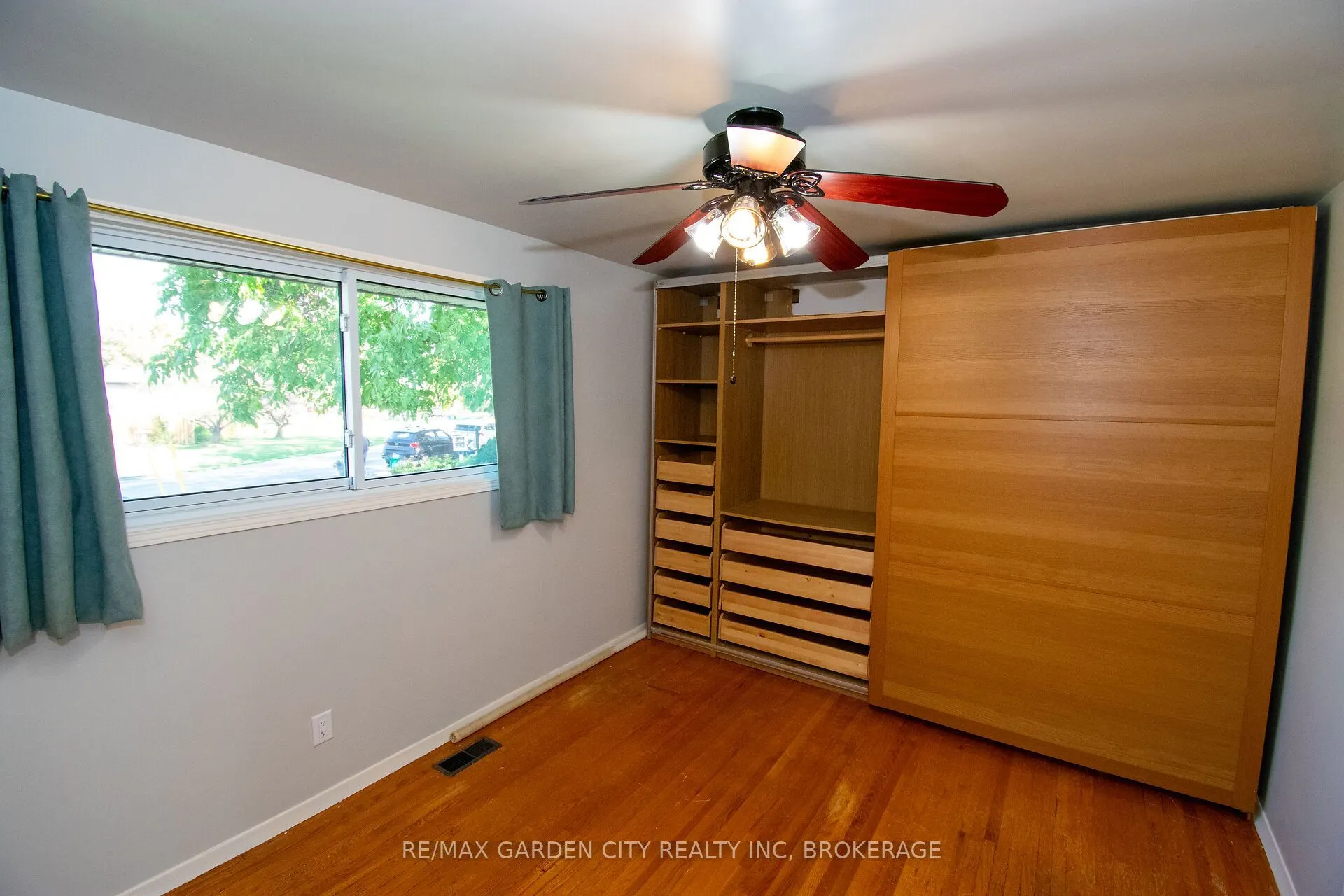 15 Karen Crescent