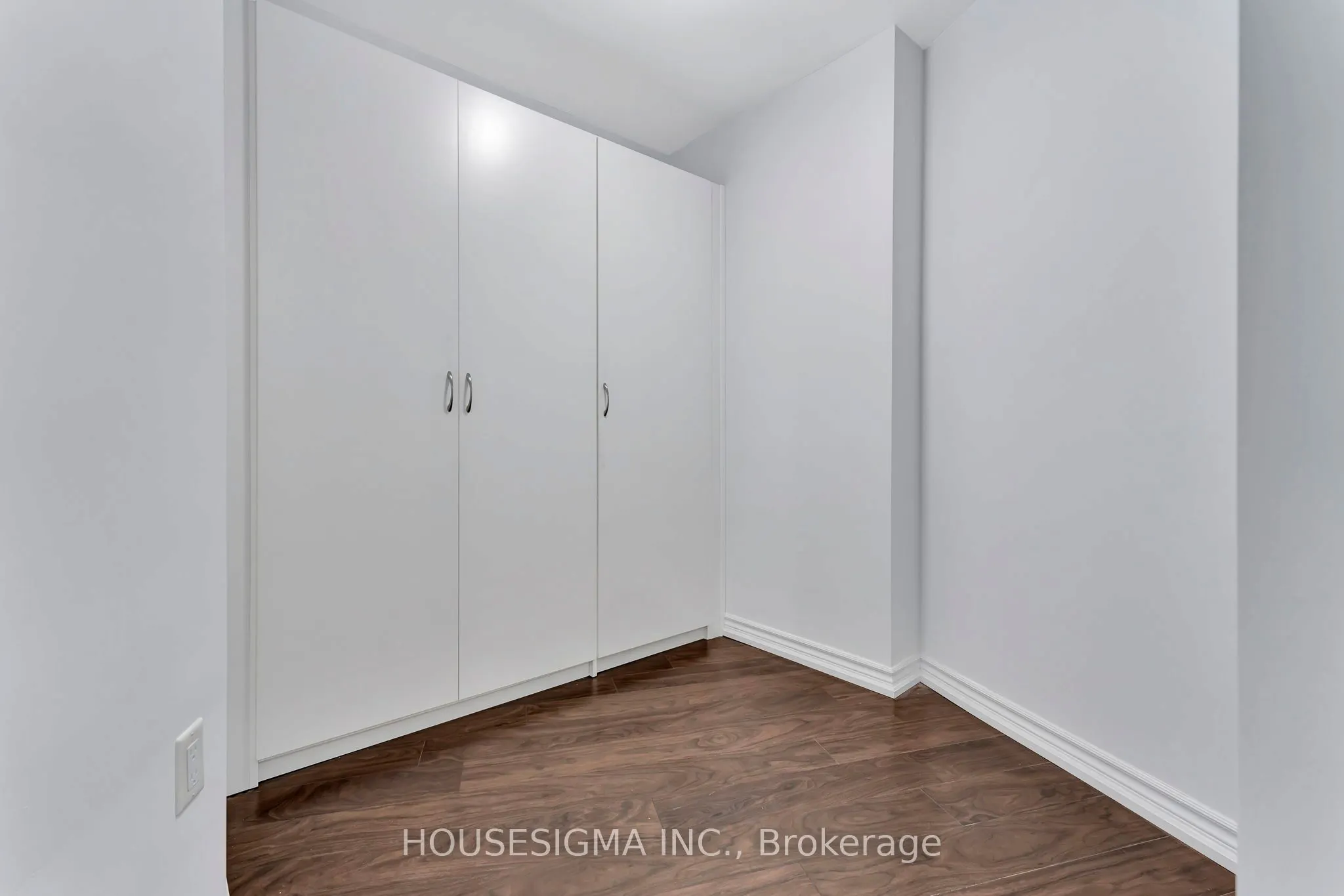 125 Shoreview Place #322
