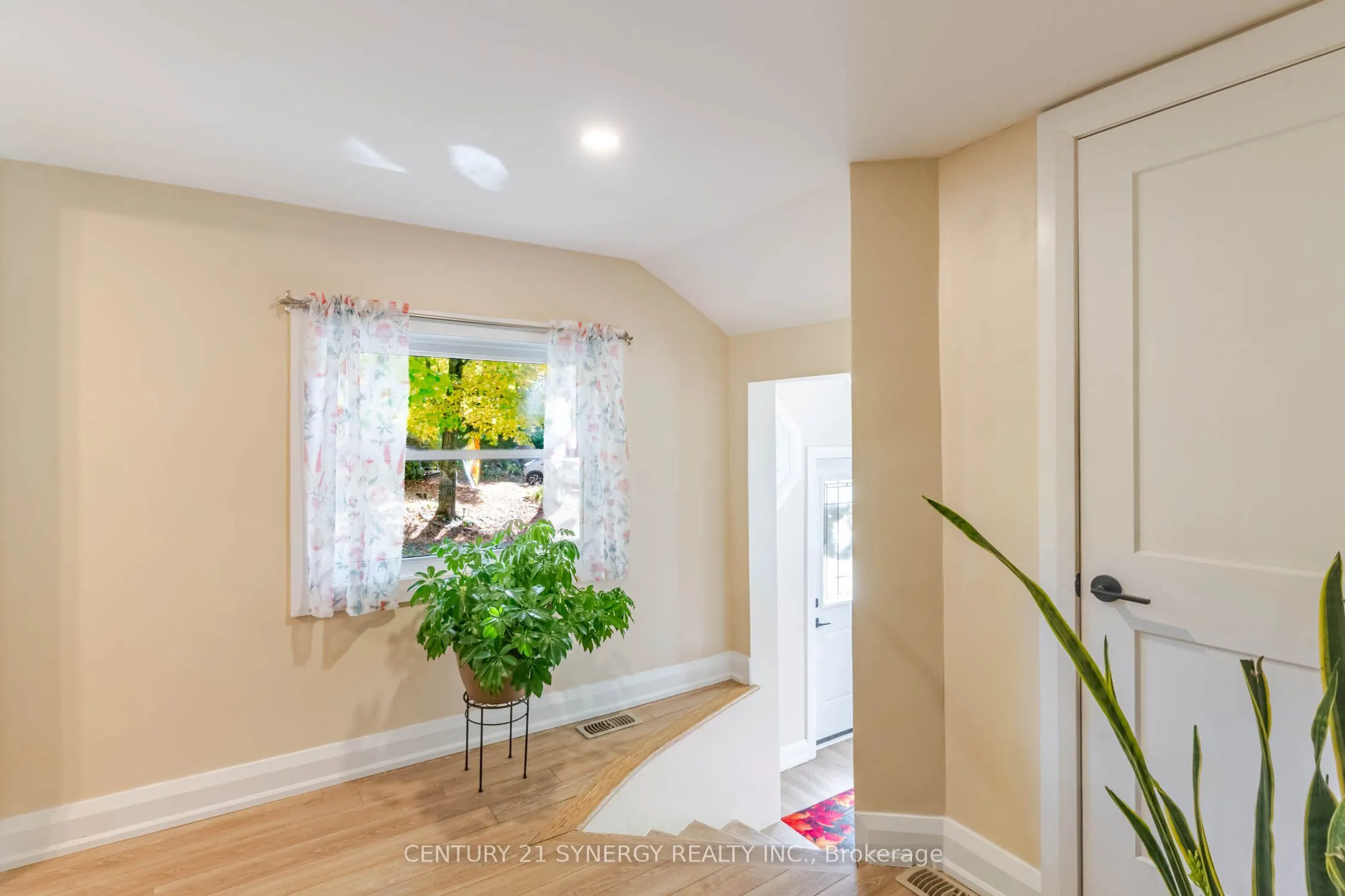 555 Sugarbush Way