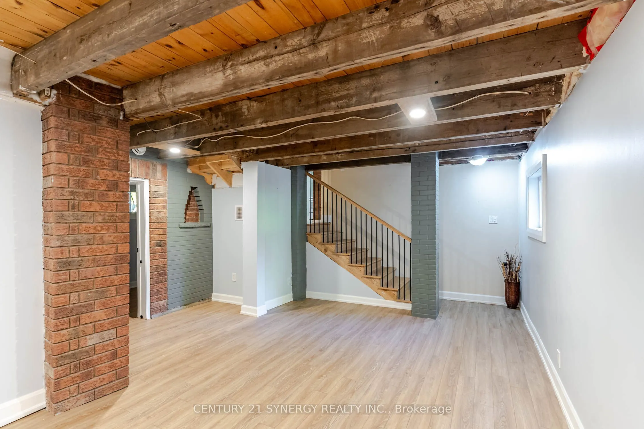 555 Sugarbush Way