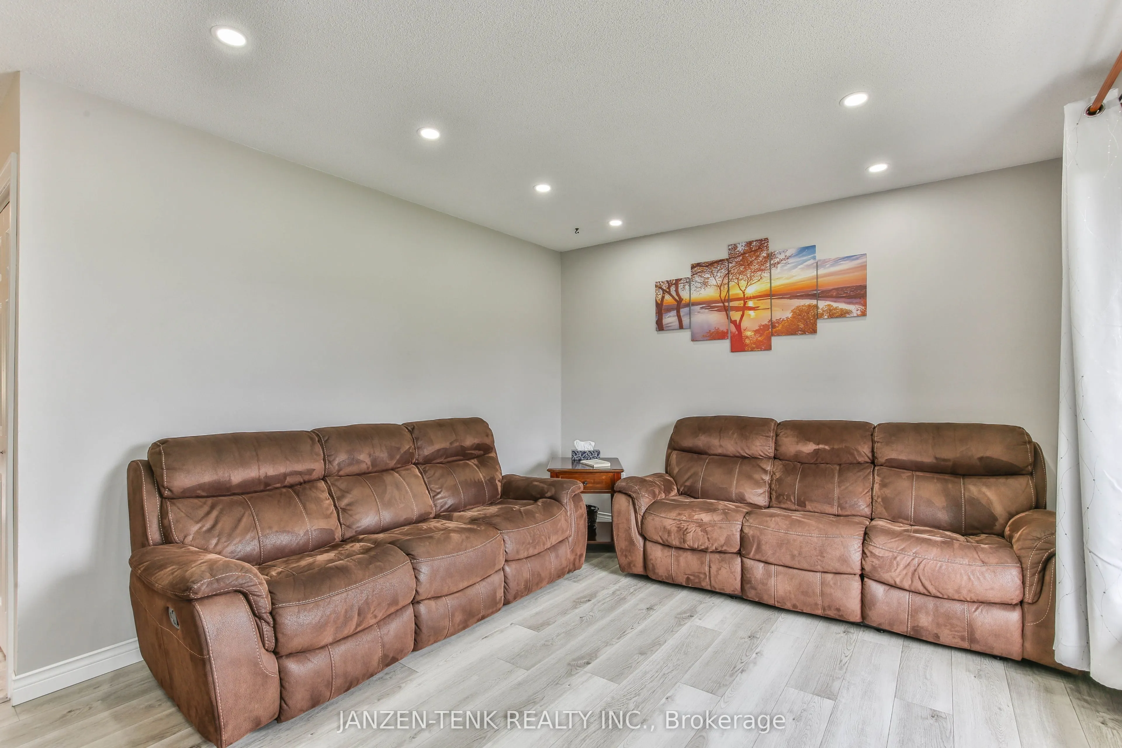 401 19 Highway