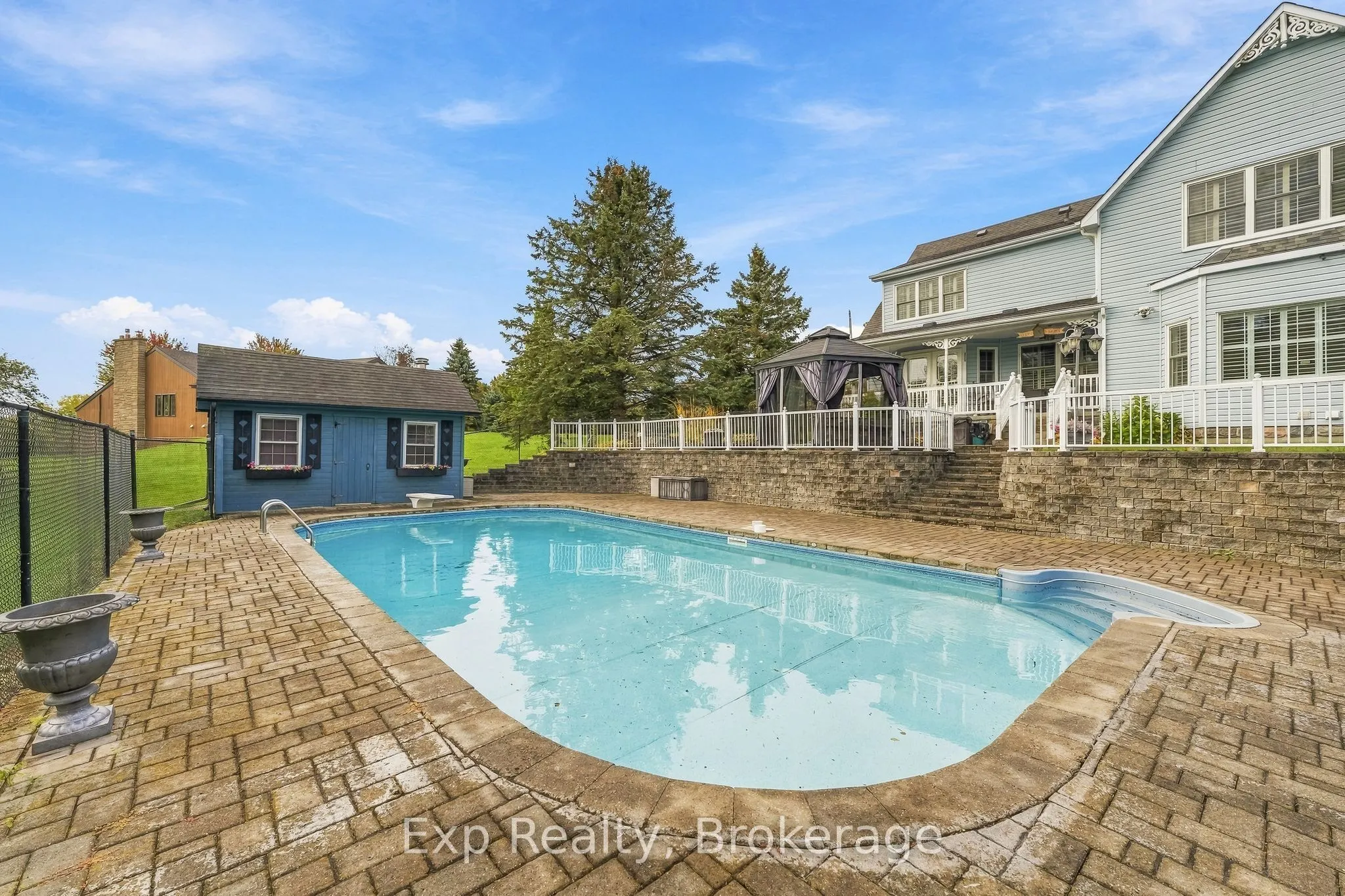 17 Forest Hill Drive