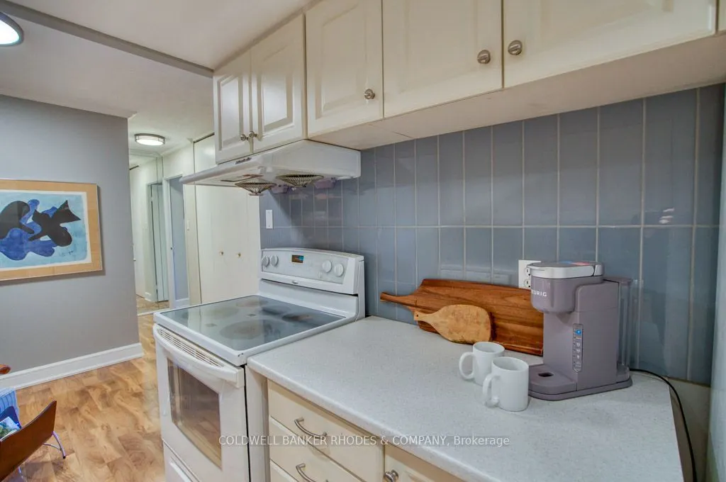 60 Mcleod Street #405