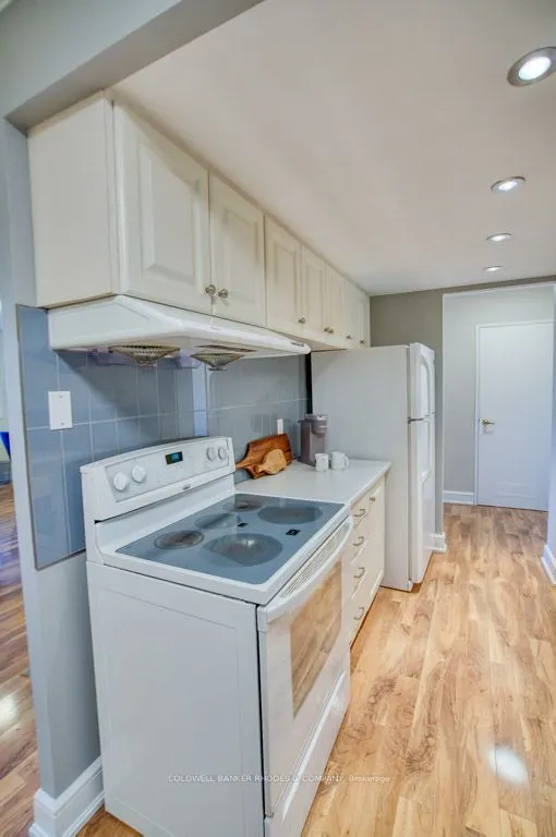 60 Mcleod Street #405