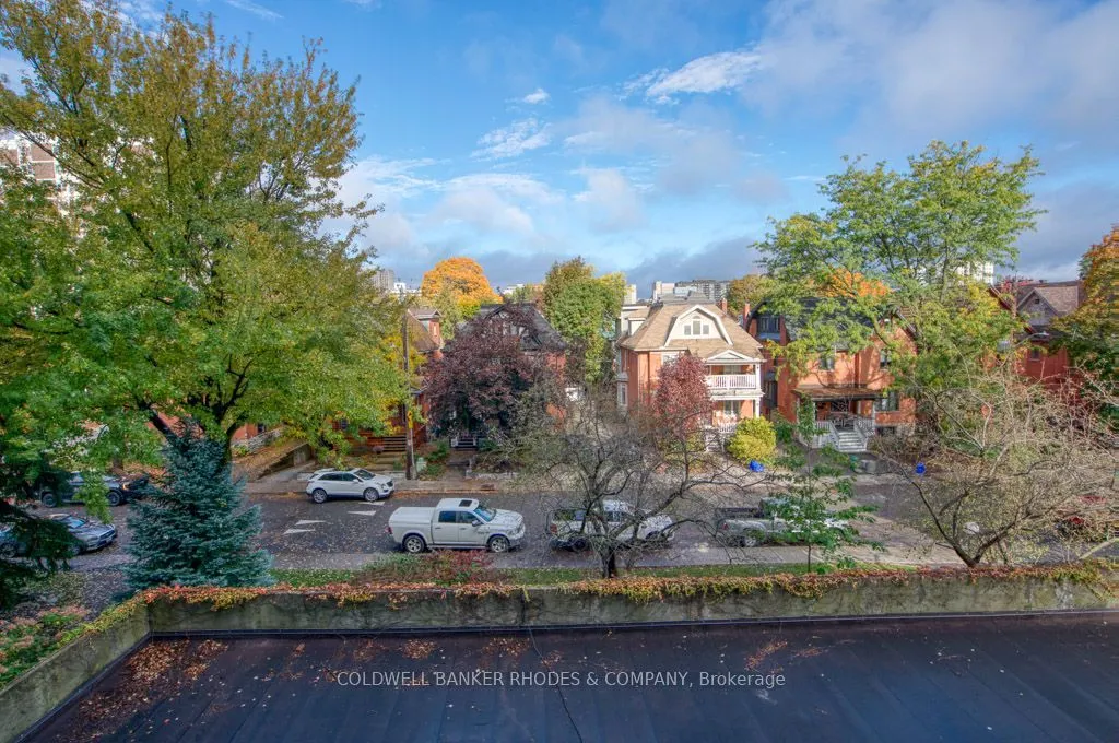60 Mcleod Street #405