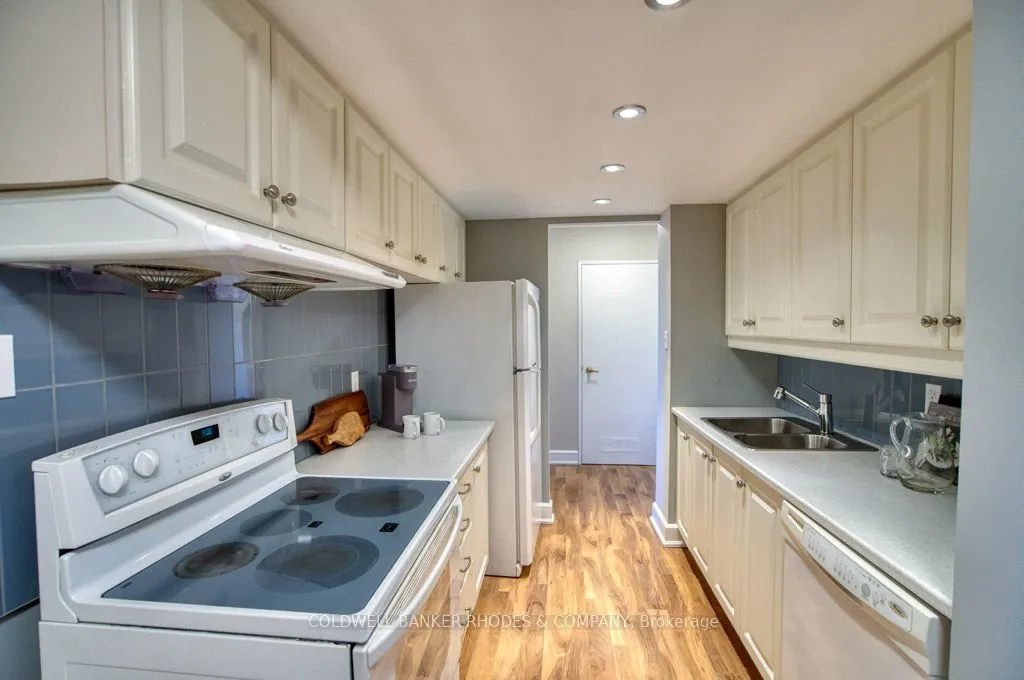 60 Mcleod Street #405