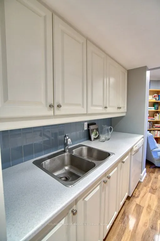 60 Mcleod Street #405