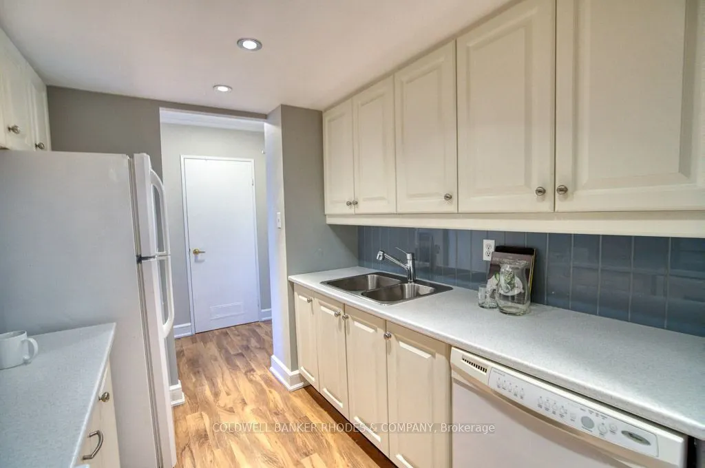 60 Mcleod Street #405