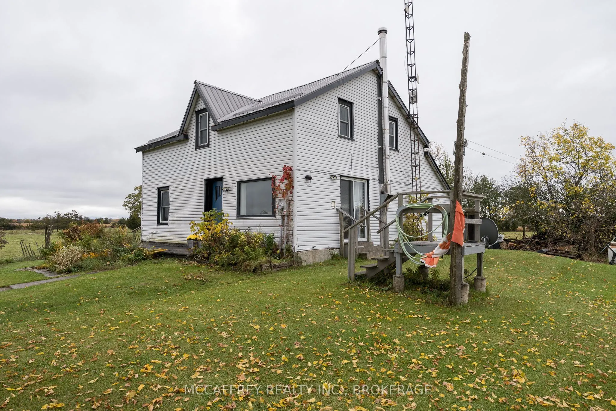 6986 Old Highway 2