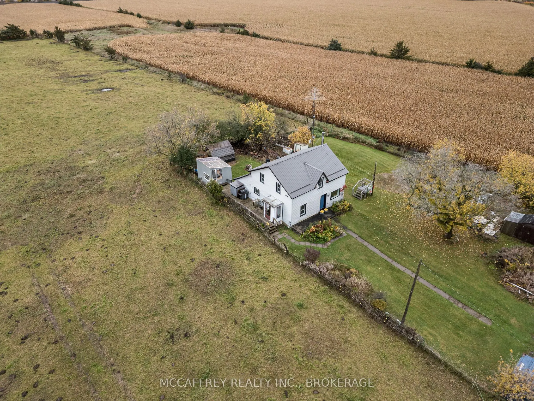 6986 Old Highway 2