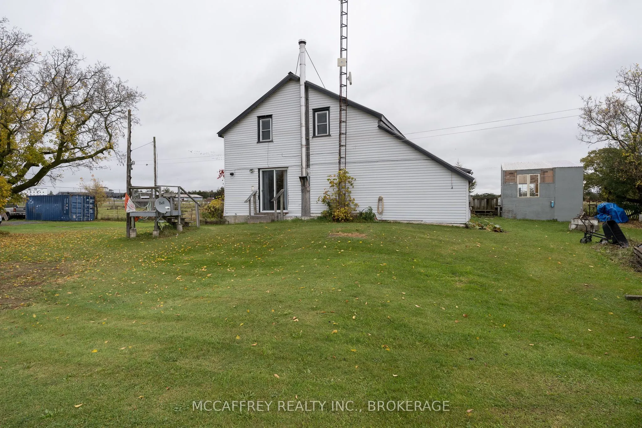 6986 Old Highway 2