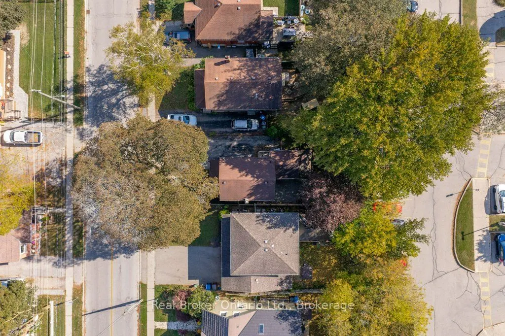 84 Alma Street N