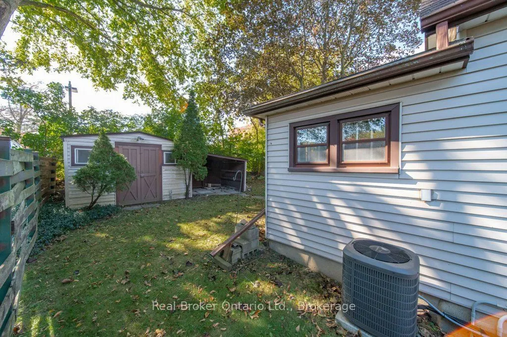 84 Alma Street N