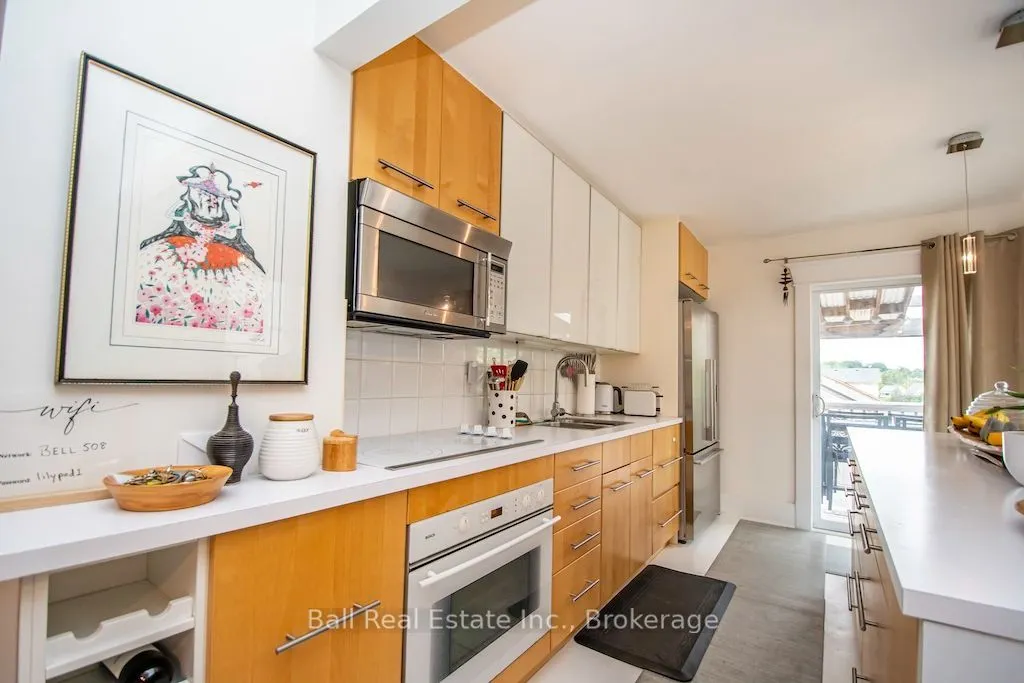 8 Bridge Street N