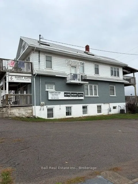 8 Bridge Street N