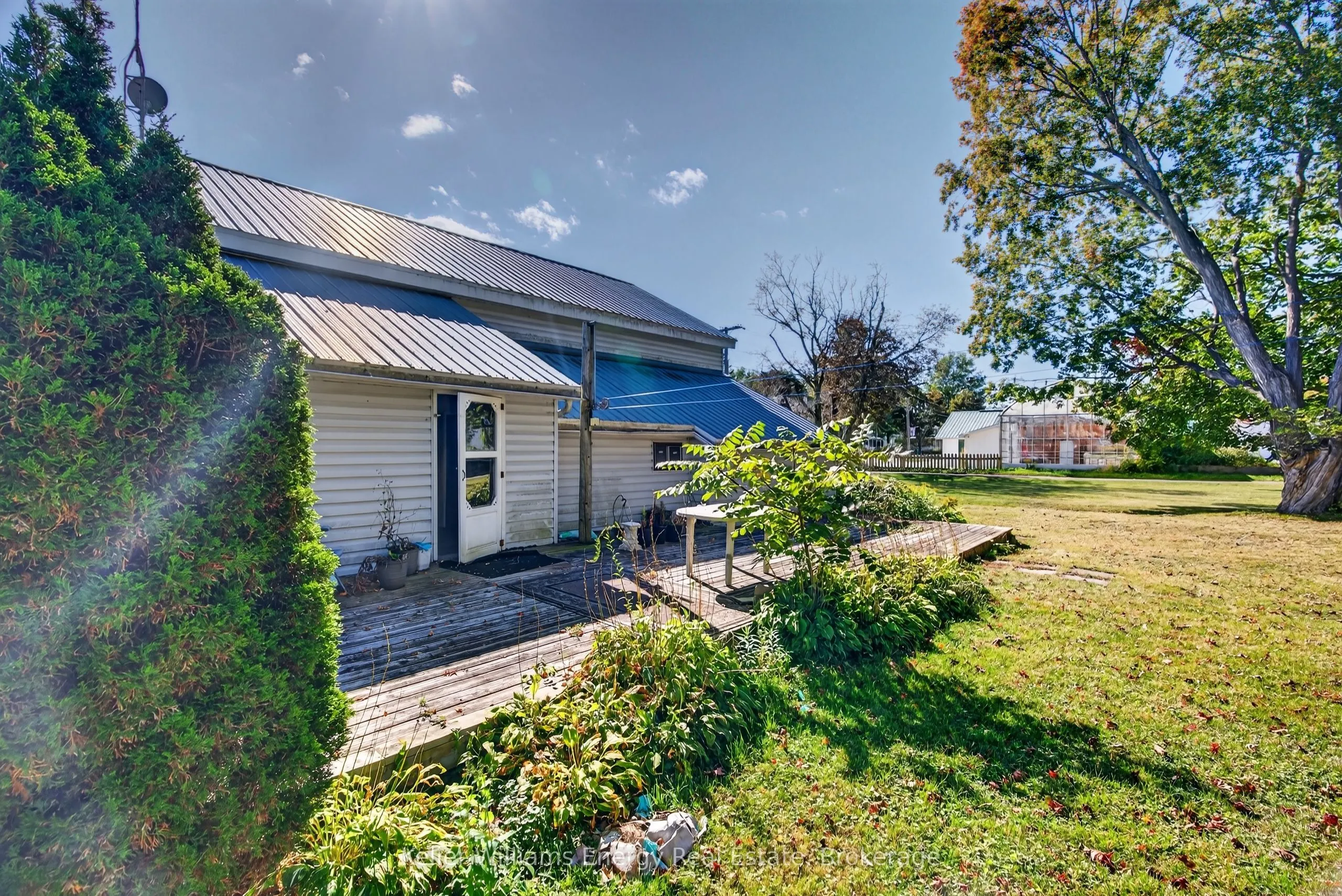 176 Wellington Main Street