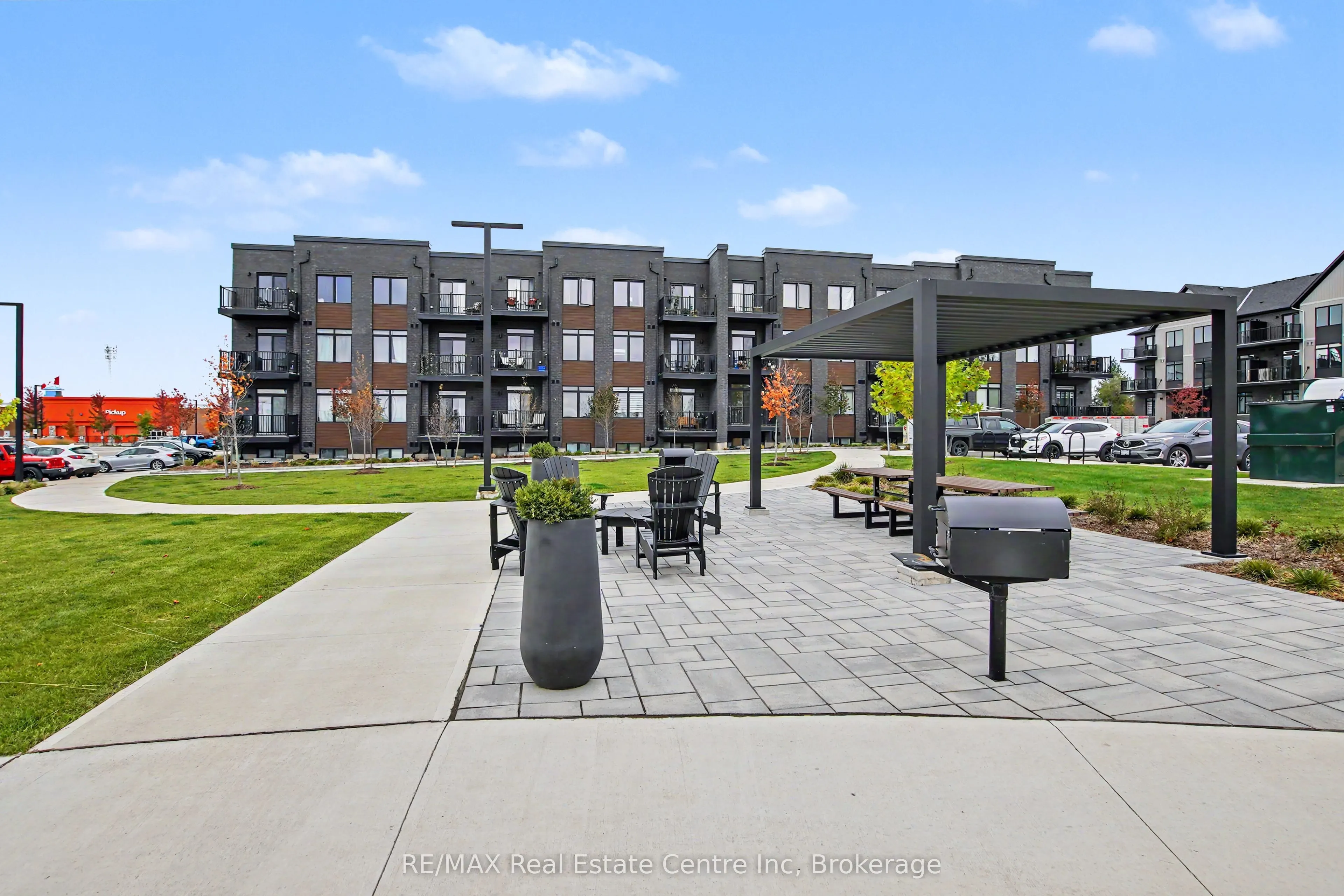 824 Woolwich Street #192