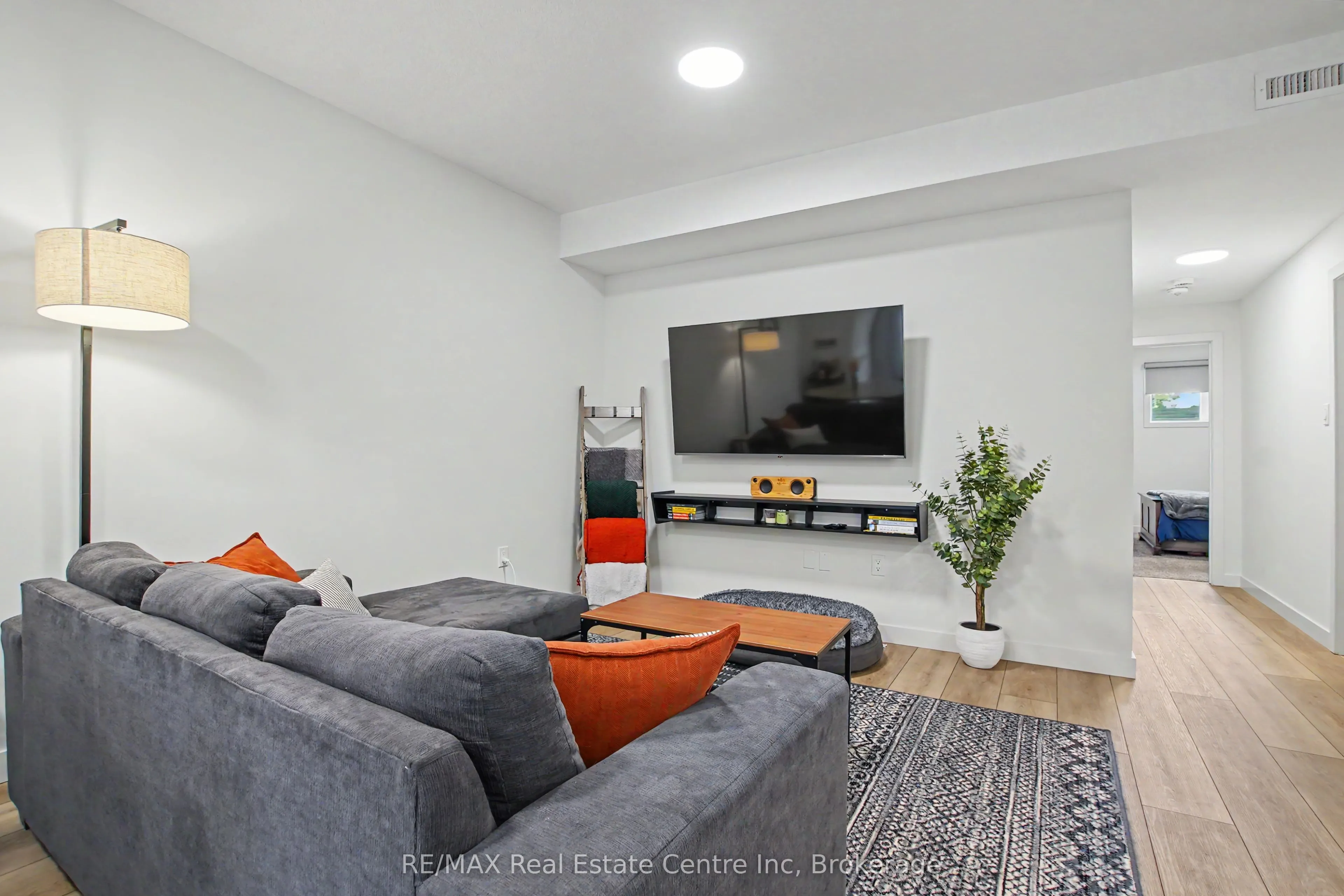 824 Woolwich Street #192