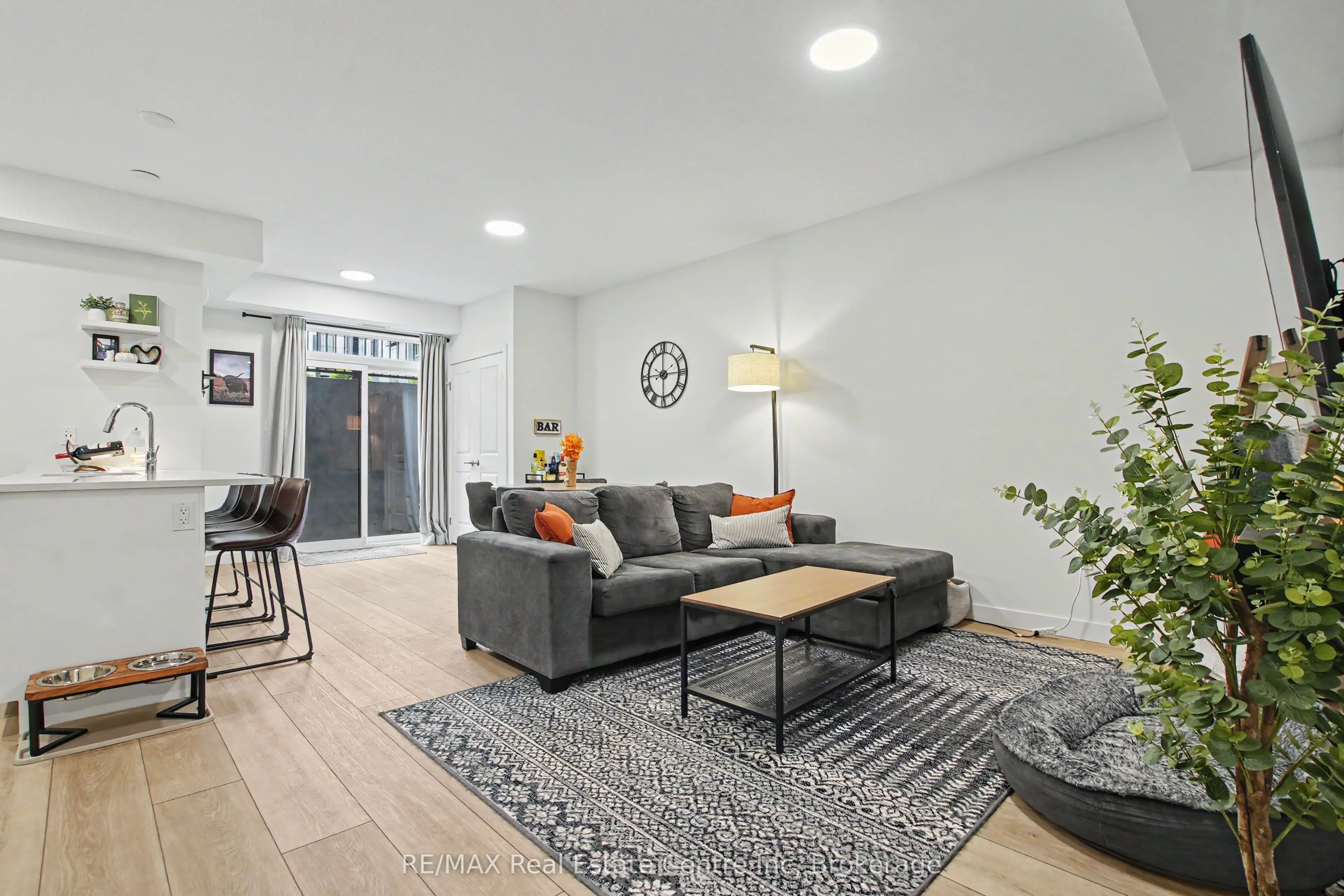 824 Woolwich Street #192