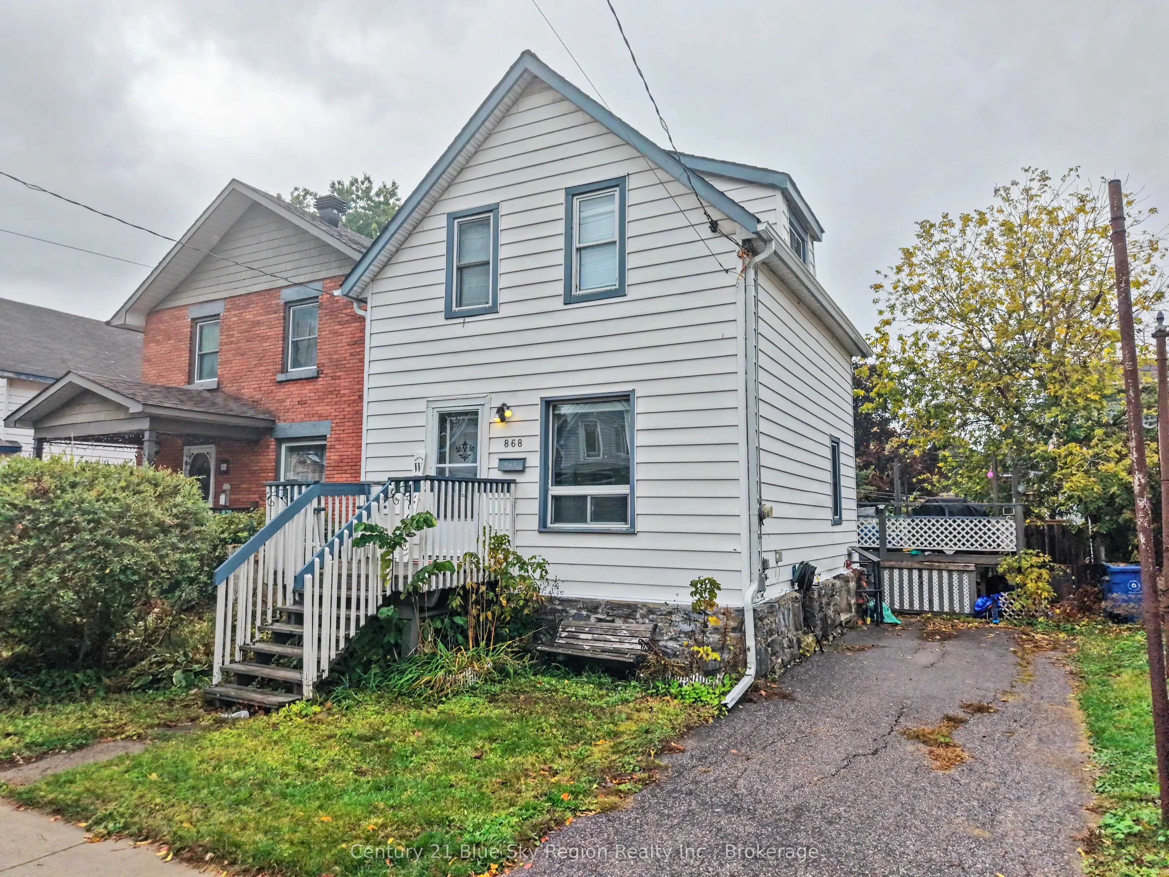 868 Wyld Street