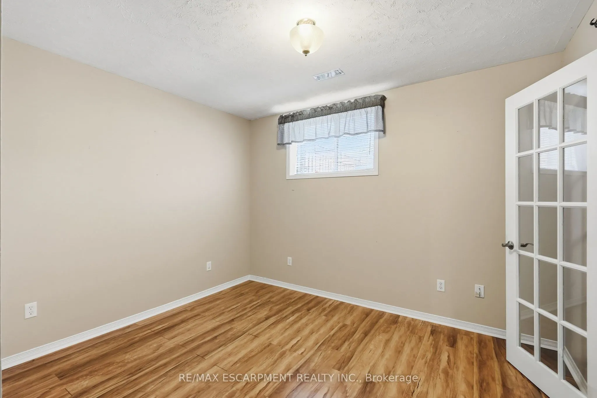 102 Cove Crescent