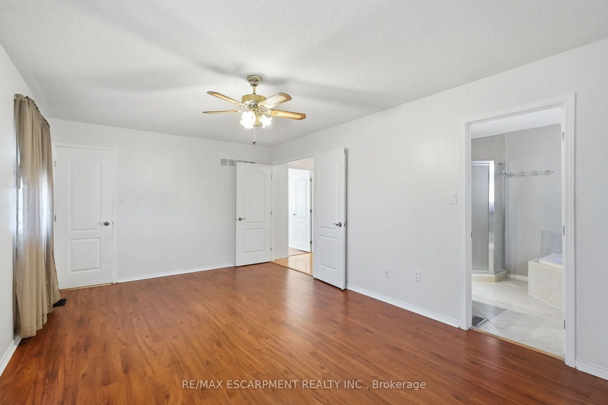 102 Cove Crescent