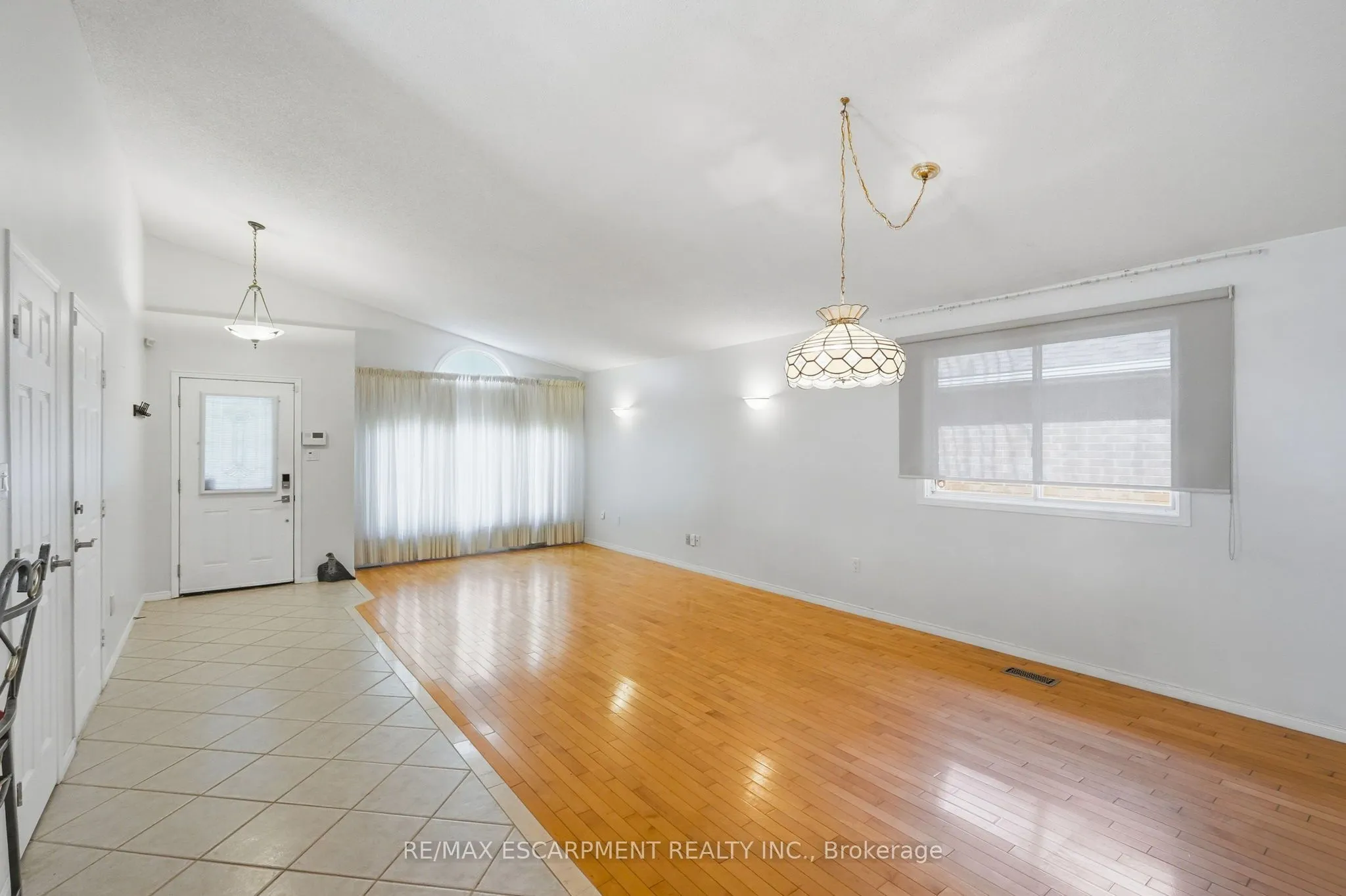 102 Cove Crescent