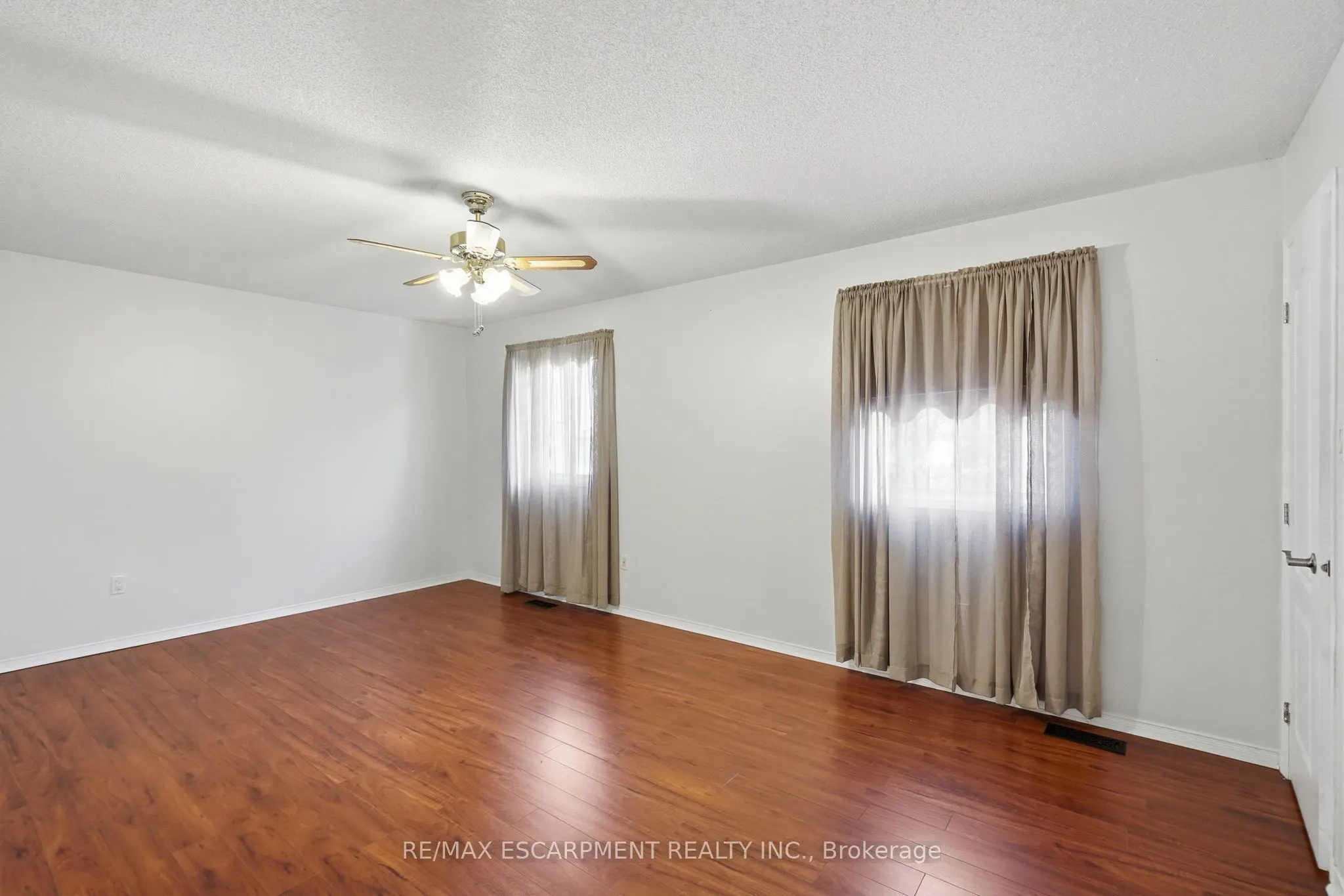 102 Cove Crescent