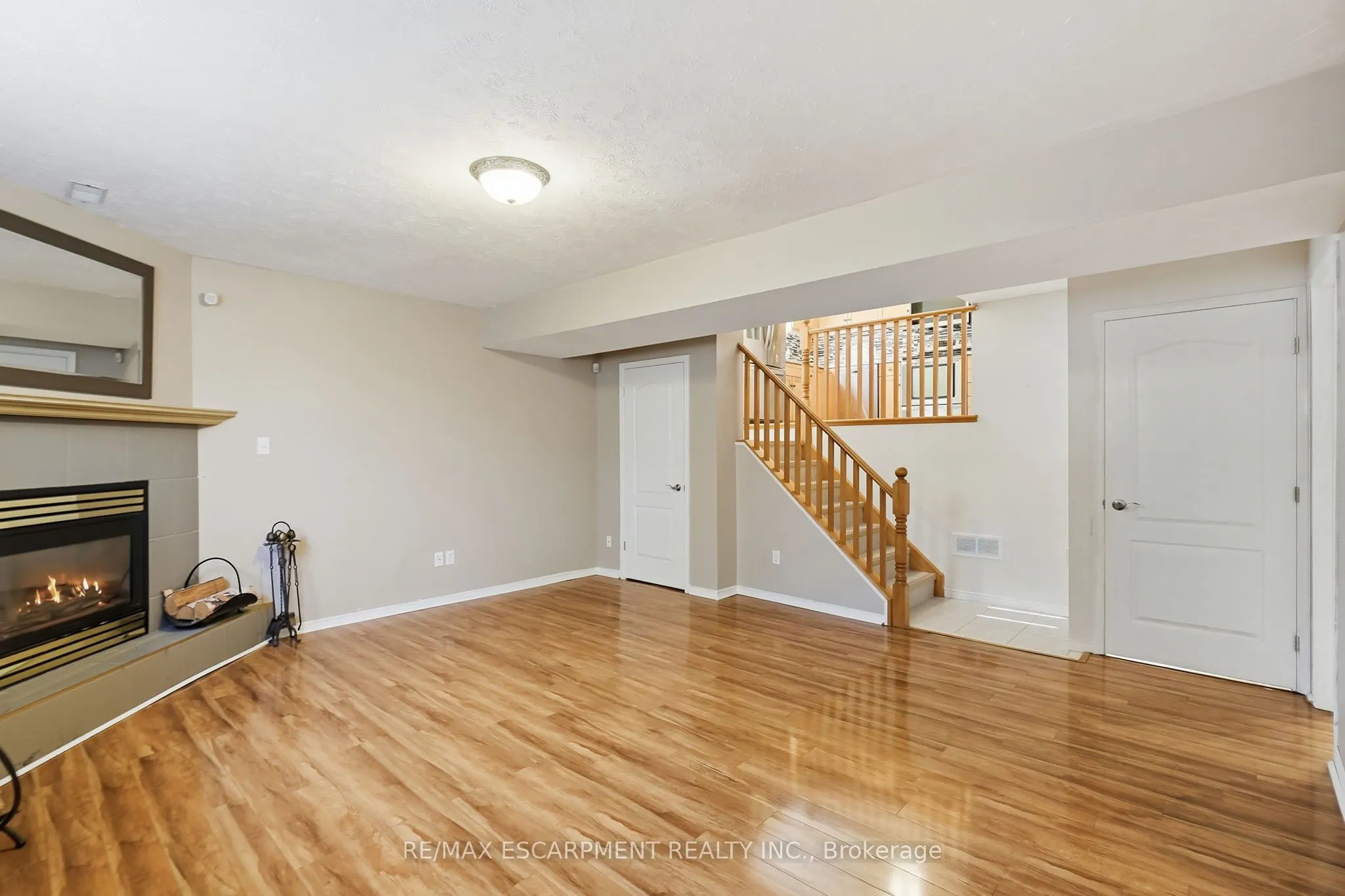 102 Cove Crescent