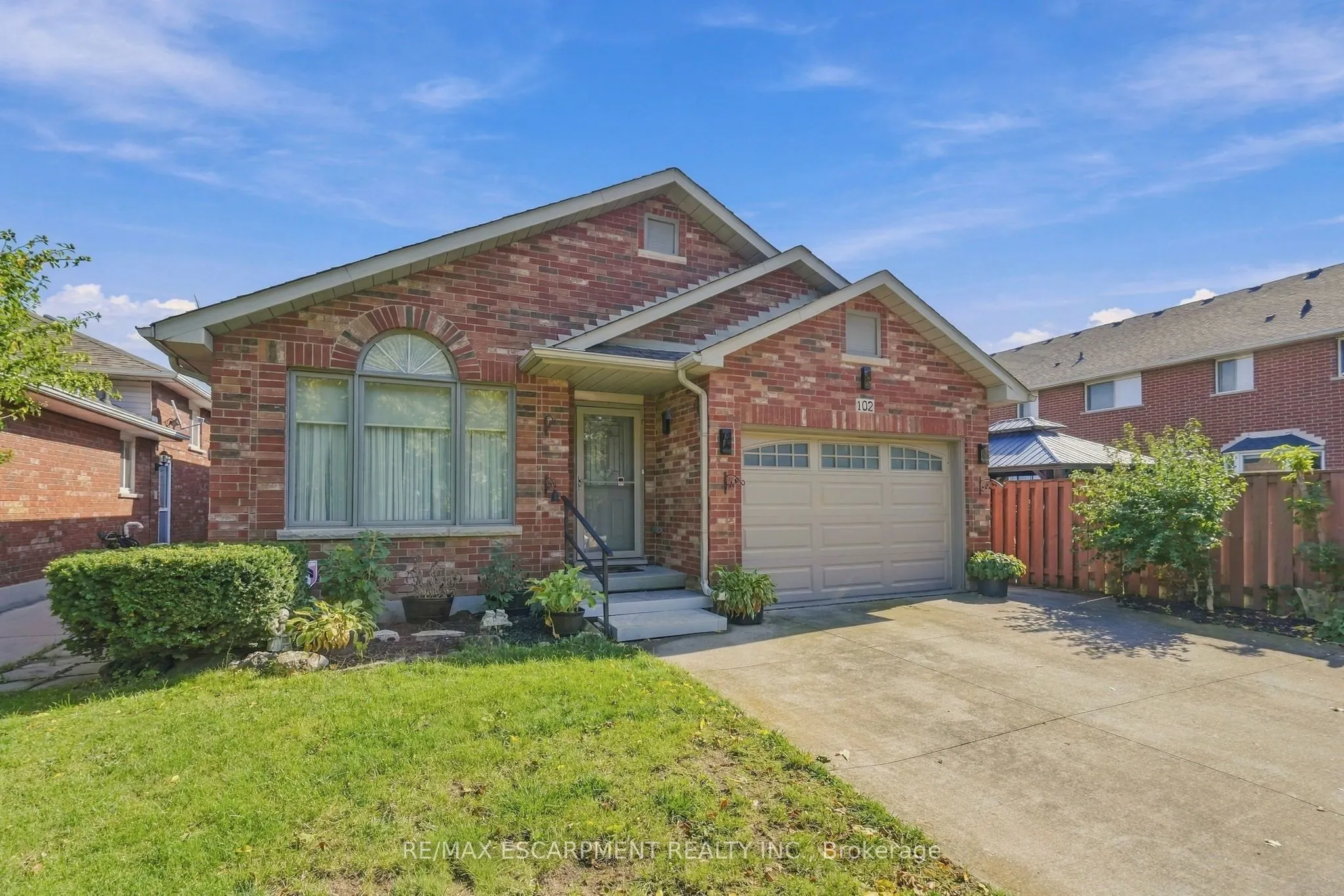 102 Cove Crescent