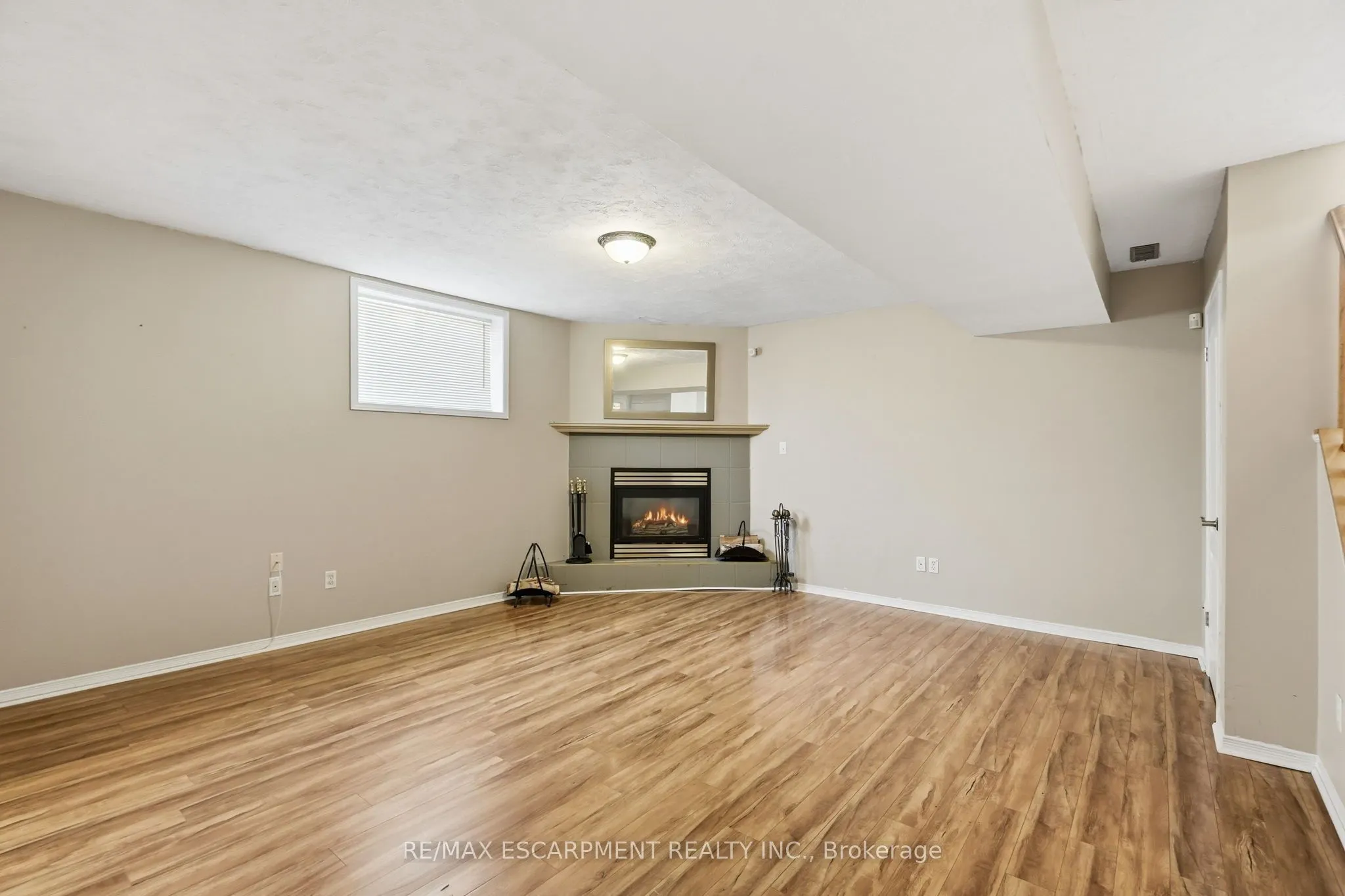102 Cove Crescent