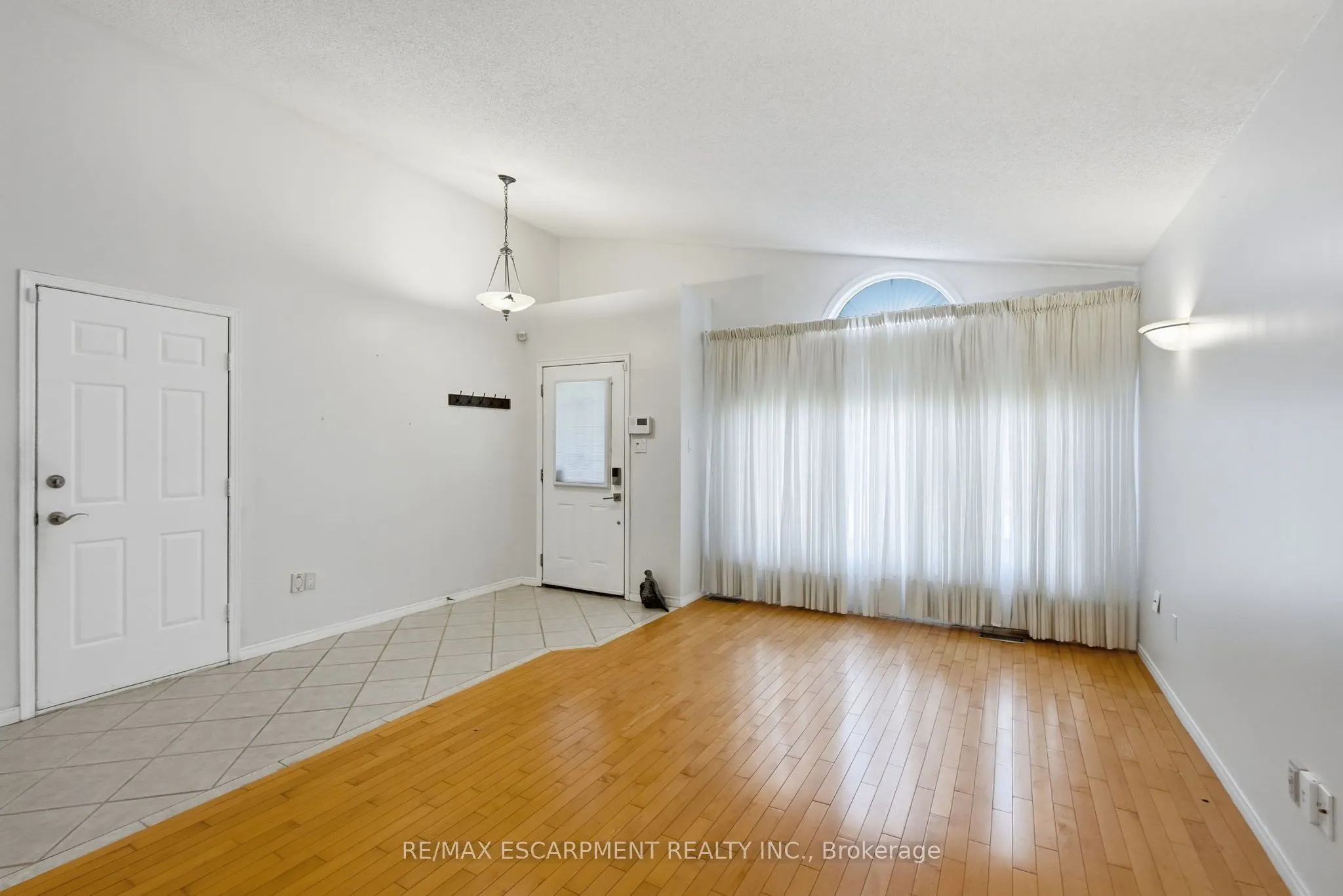 102 Cove Crescent