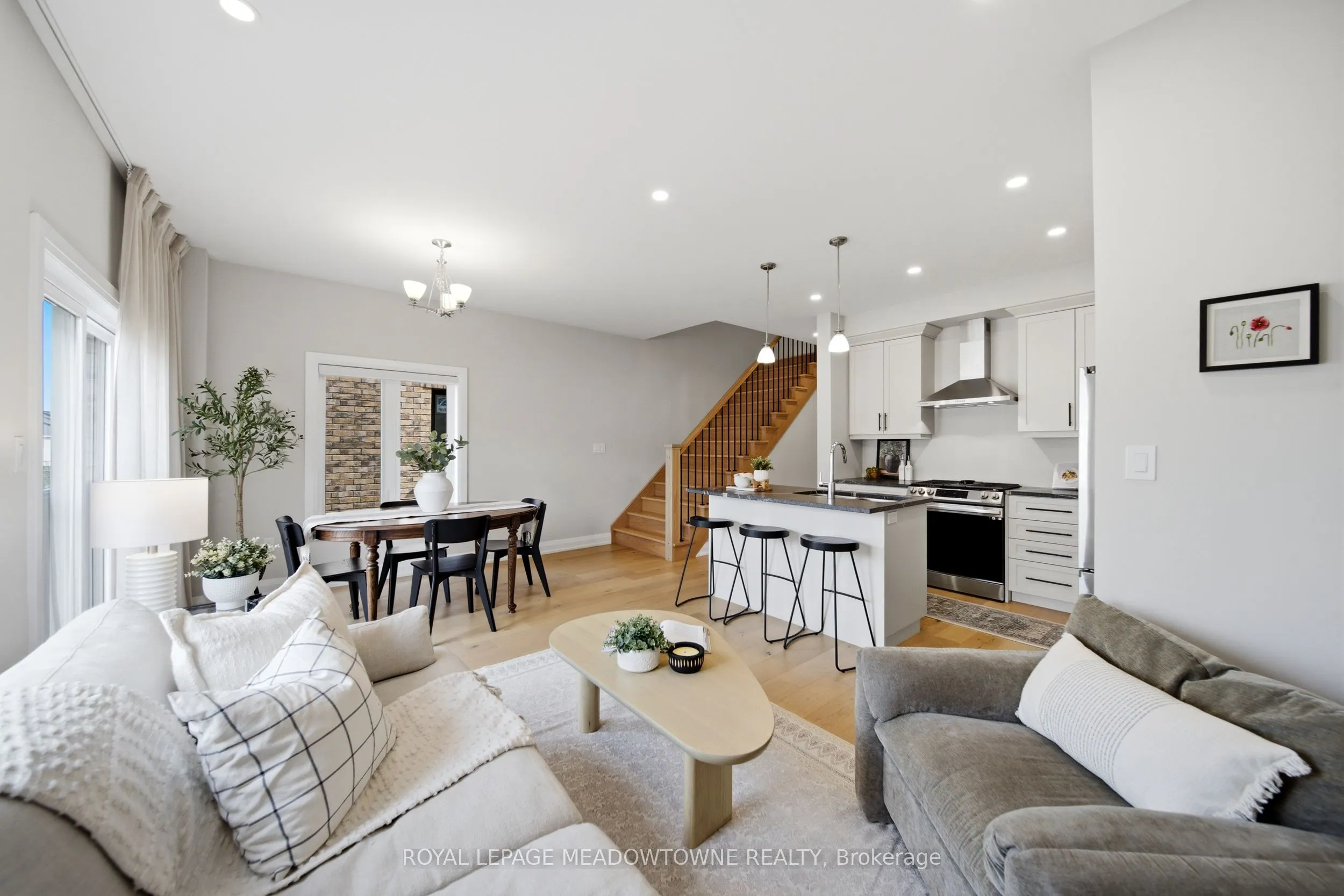 675 Victoria Road N #5