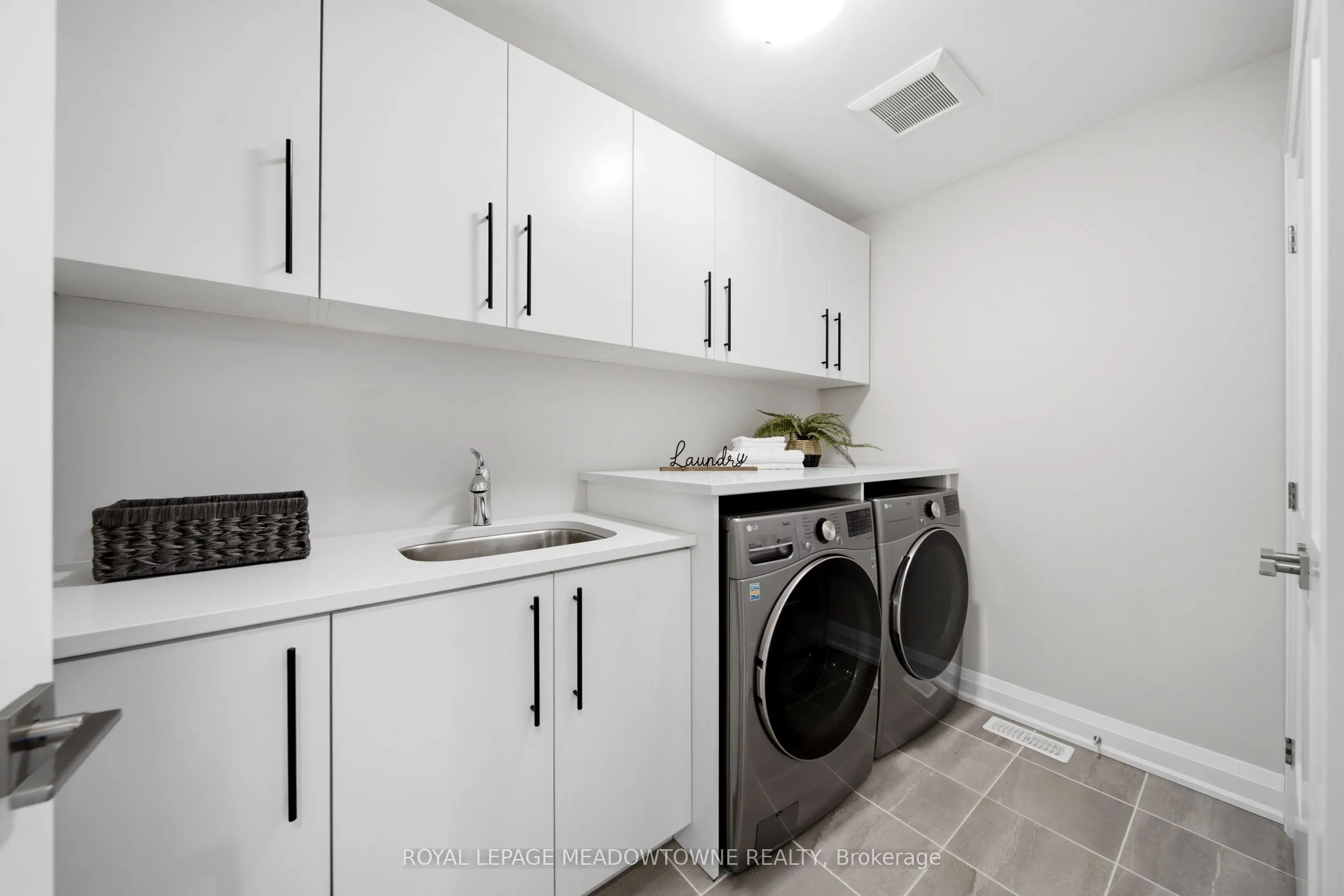675 Victoria Road N #5