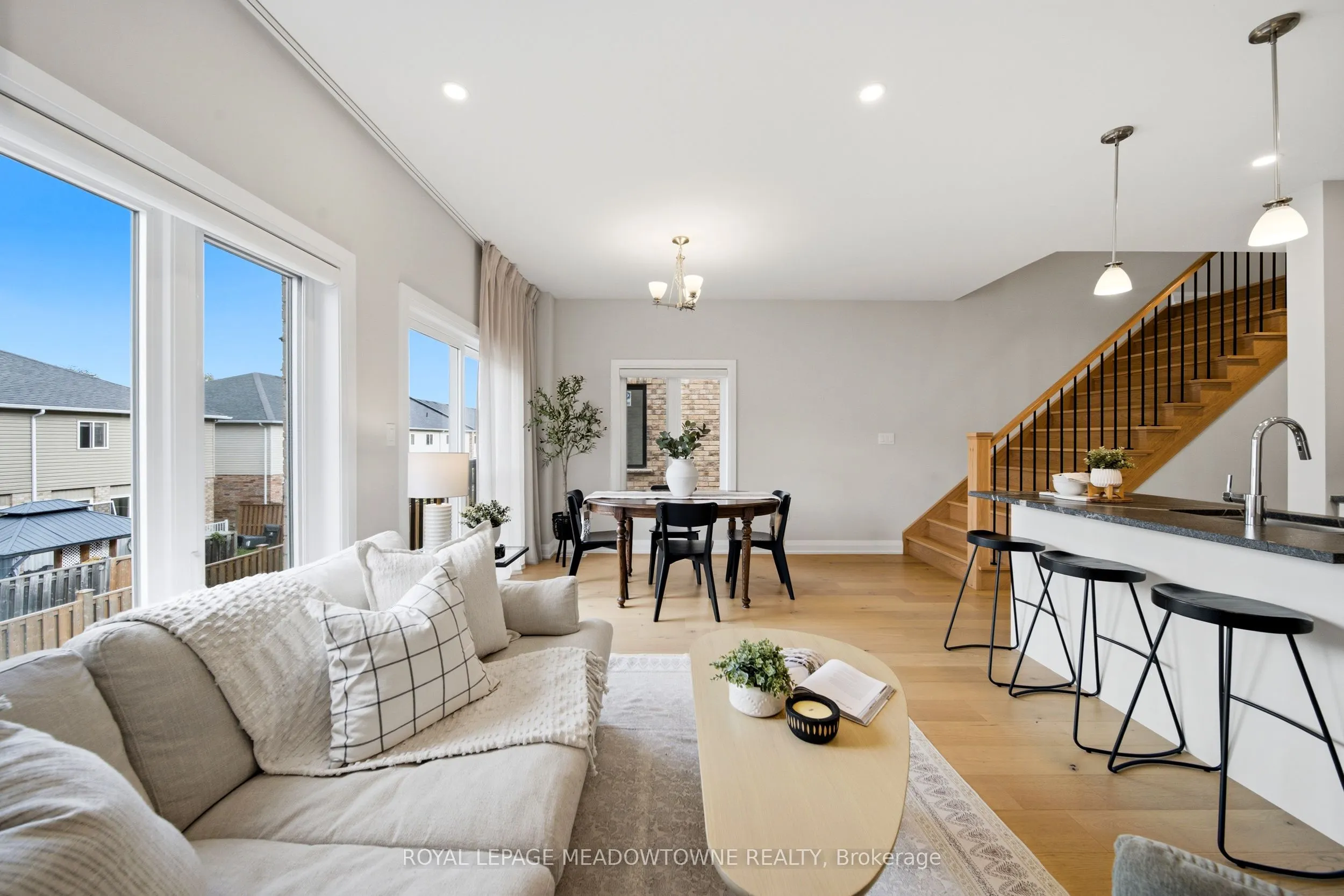 675 Victoria Road N #5