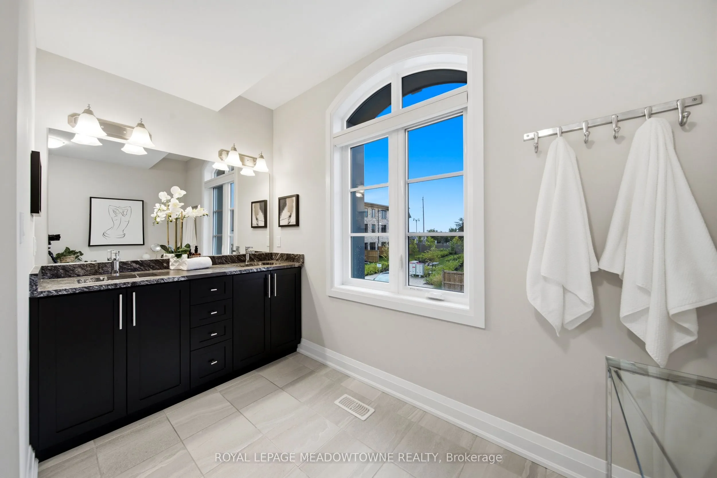 675 Victoria Road N #5