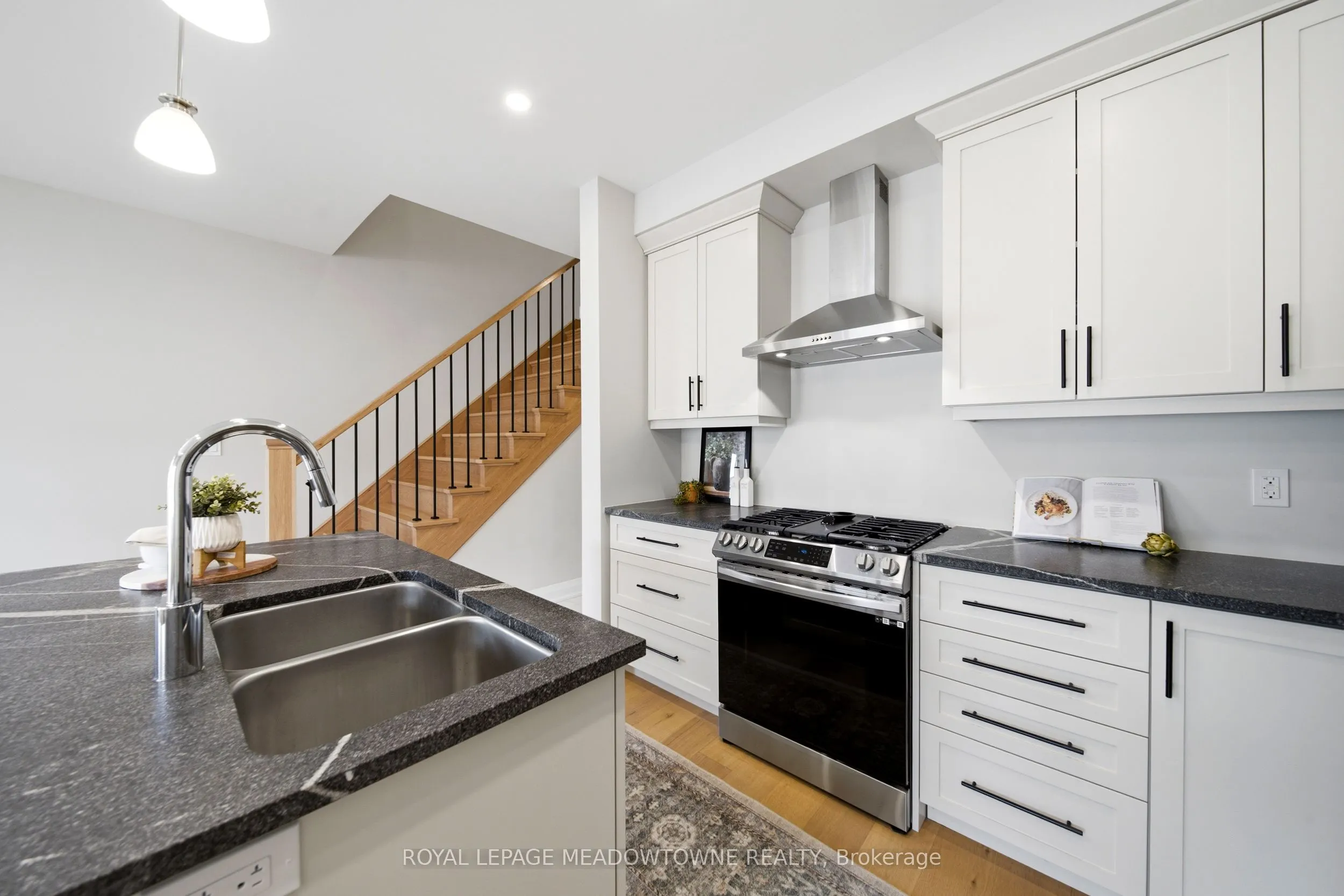 675 Victoria Road N #5