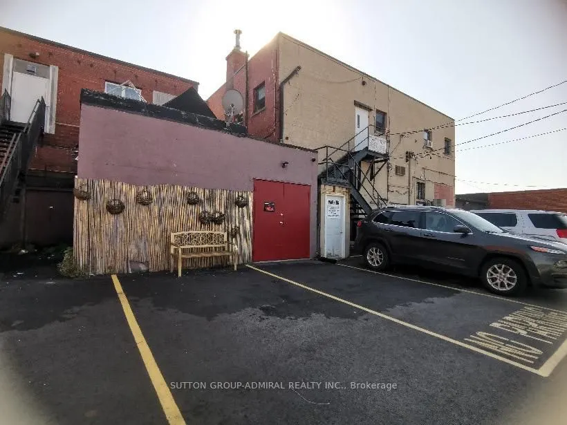 4515 Queen Street