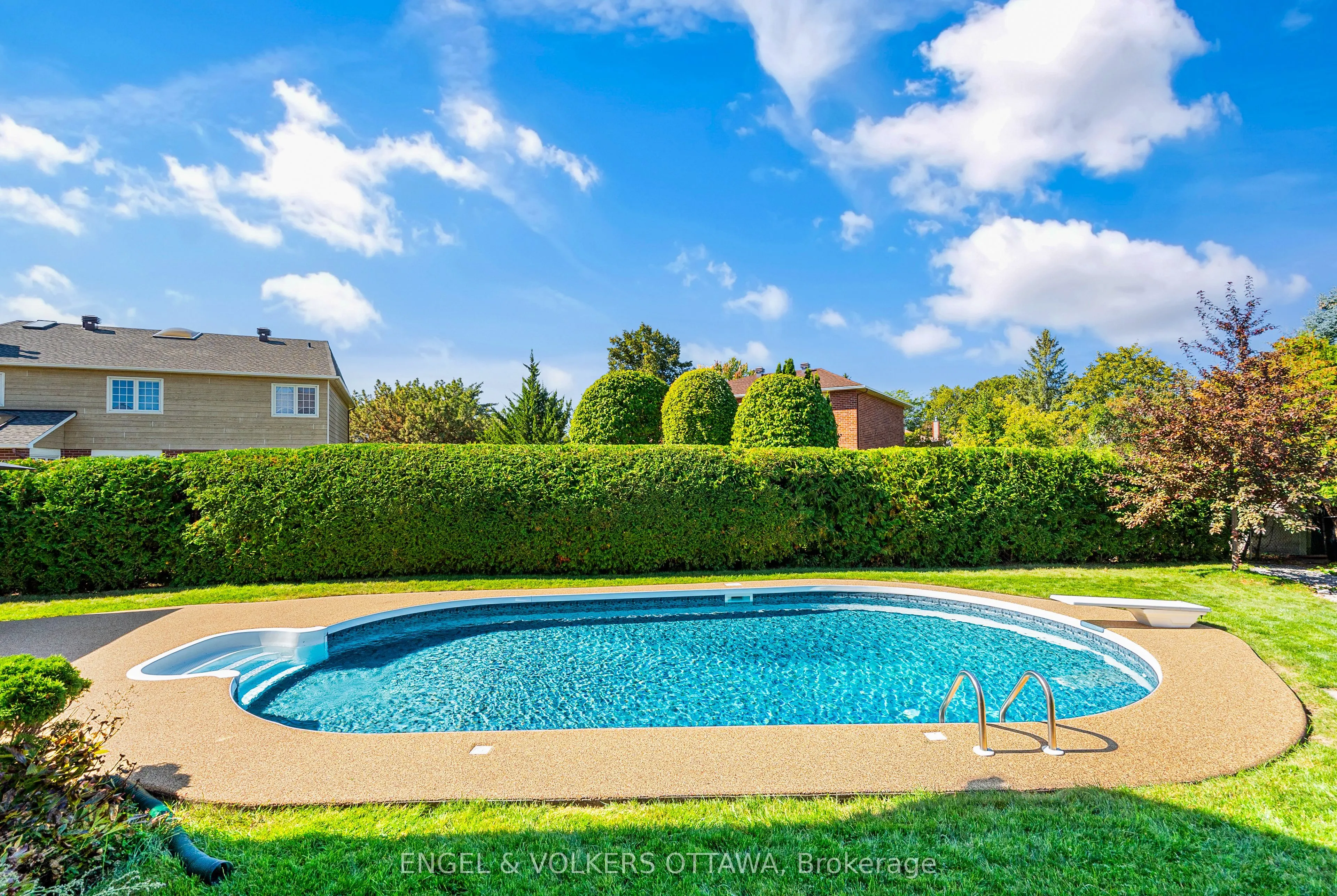 6 Holly Ridge