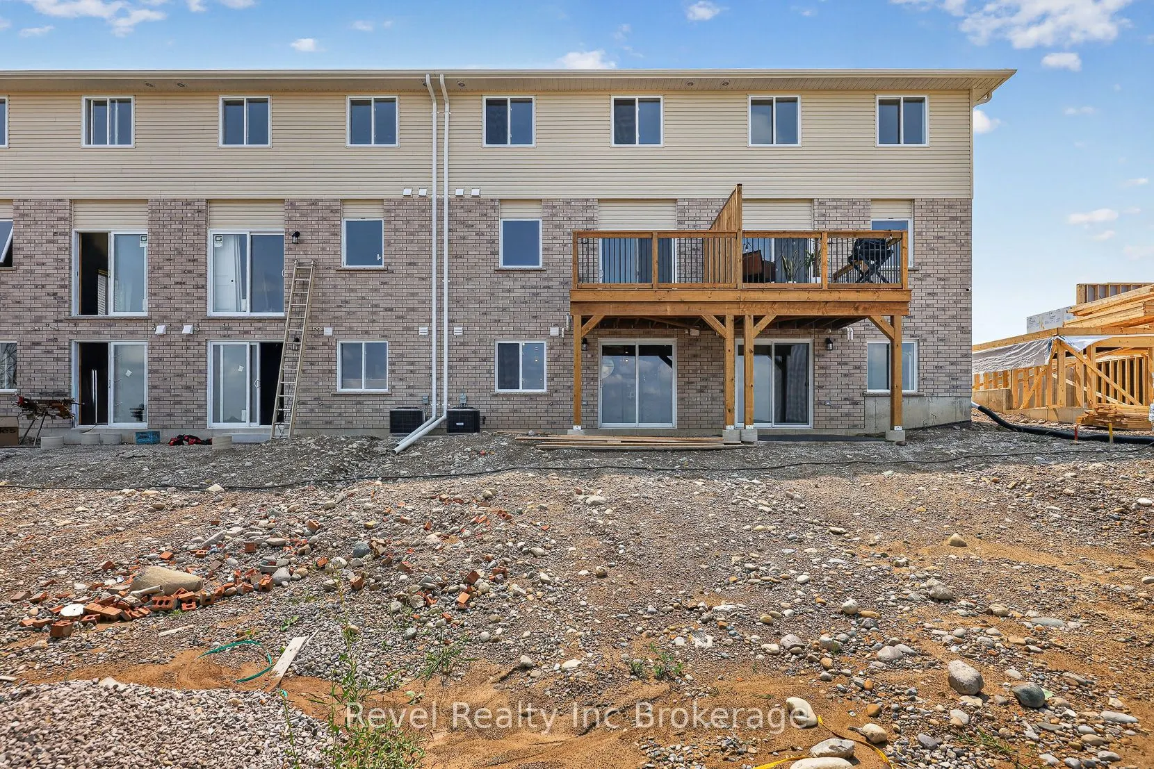 325 Kading Crescent