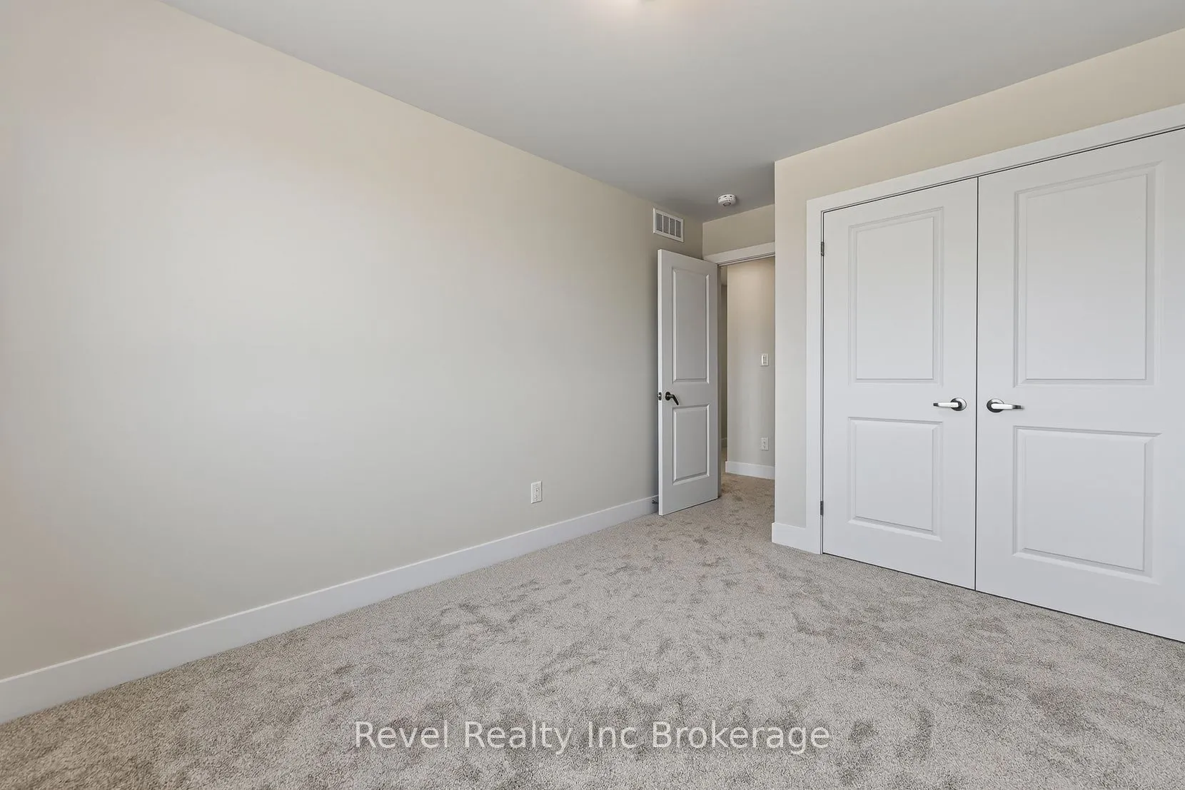 325 Kading Crescent