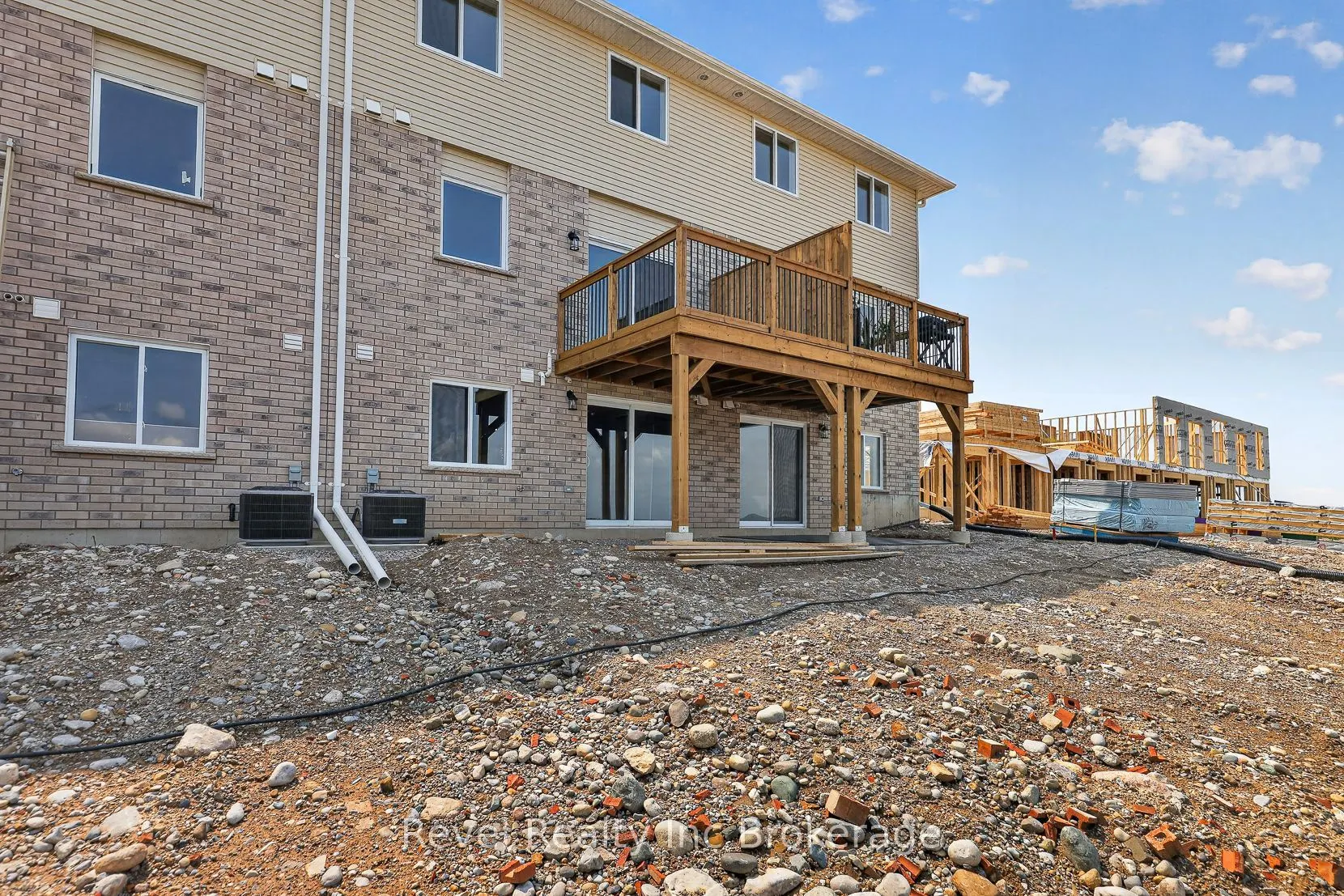 325 Kading Crescent