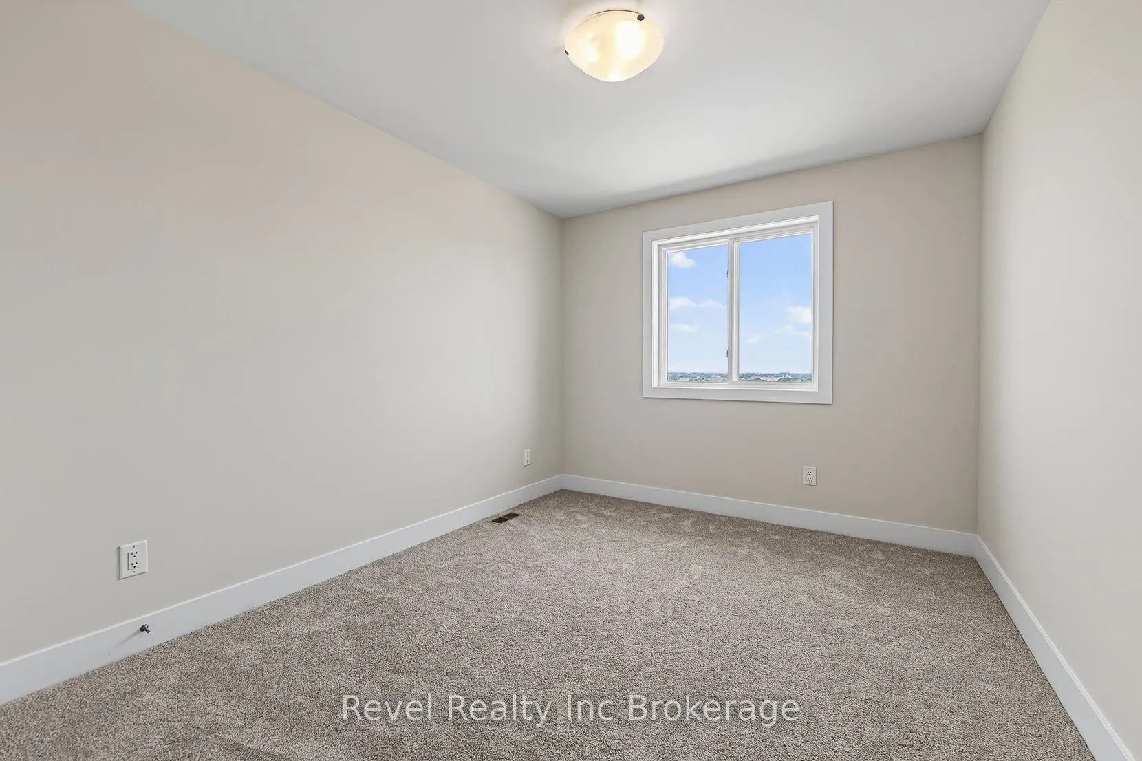 325 Kading Crescent