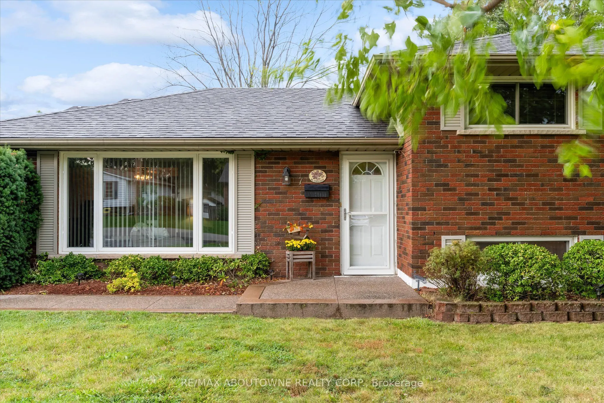 7 Douglas Avenue