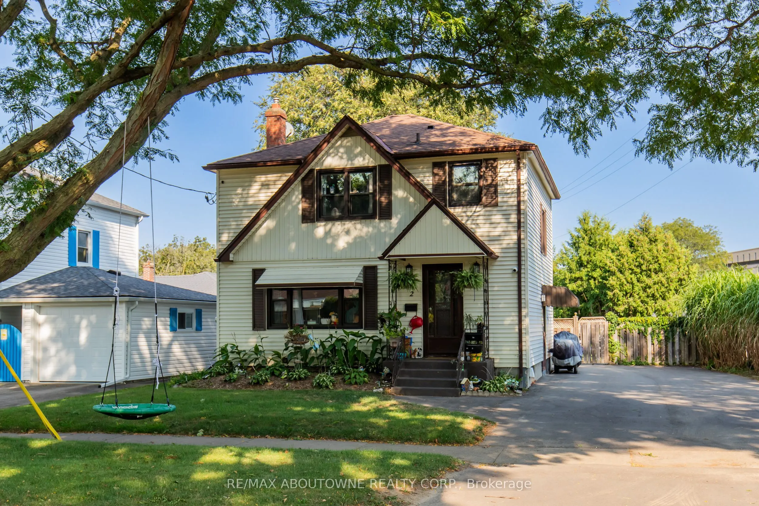 2 Thorndale Avenue #C