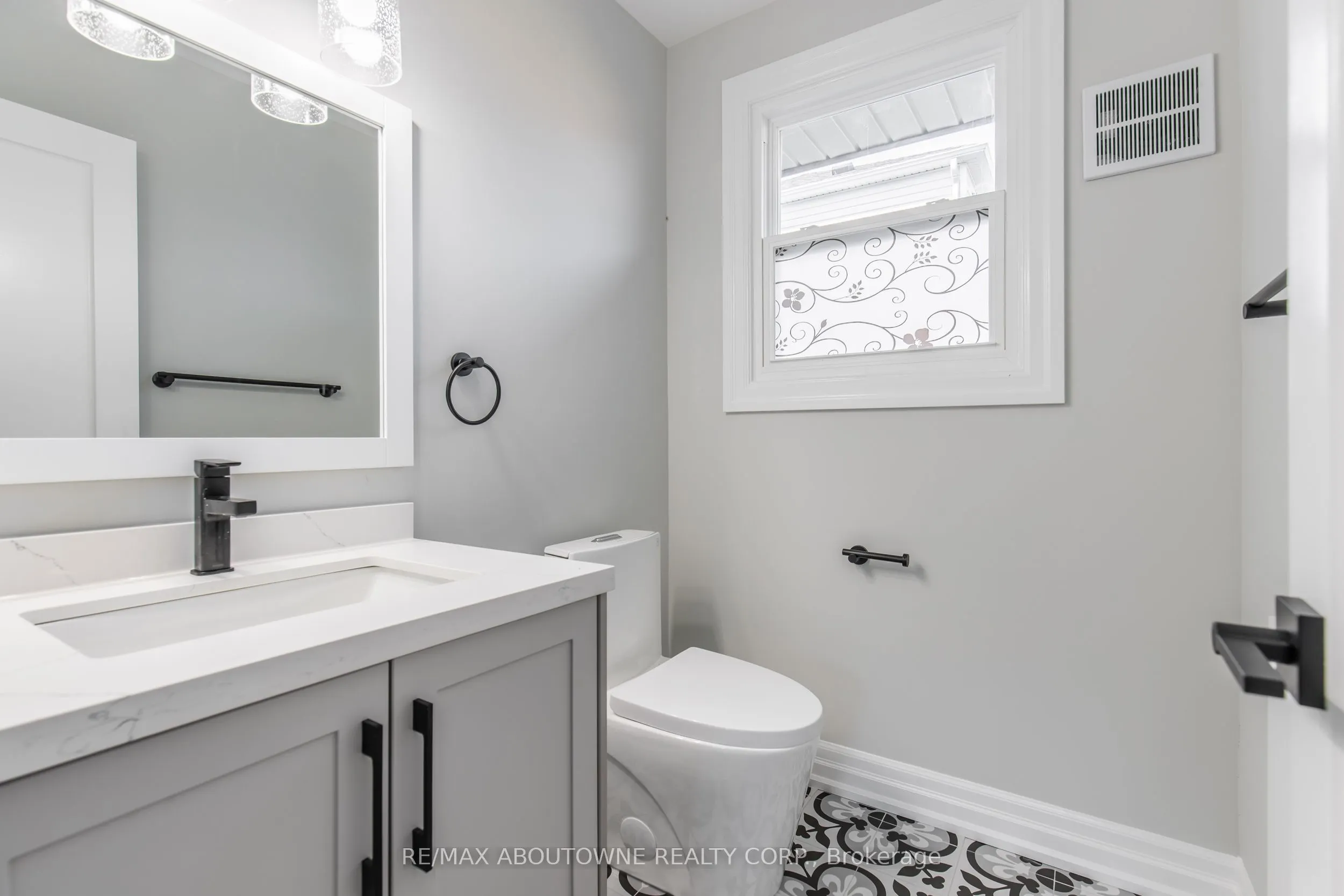 2 Thorndale Avenue #C