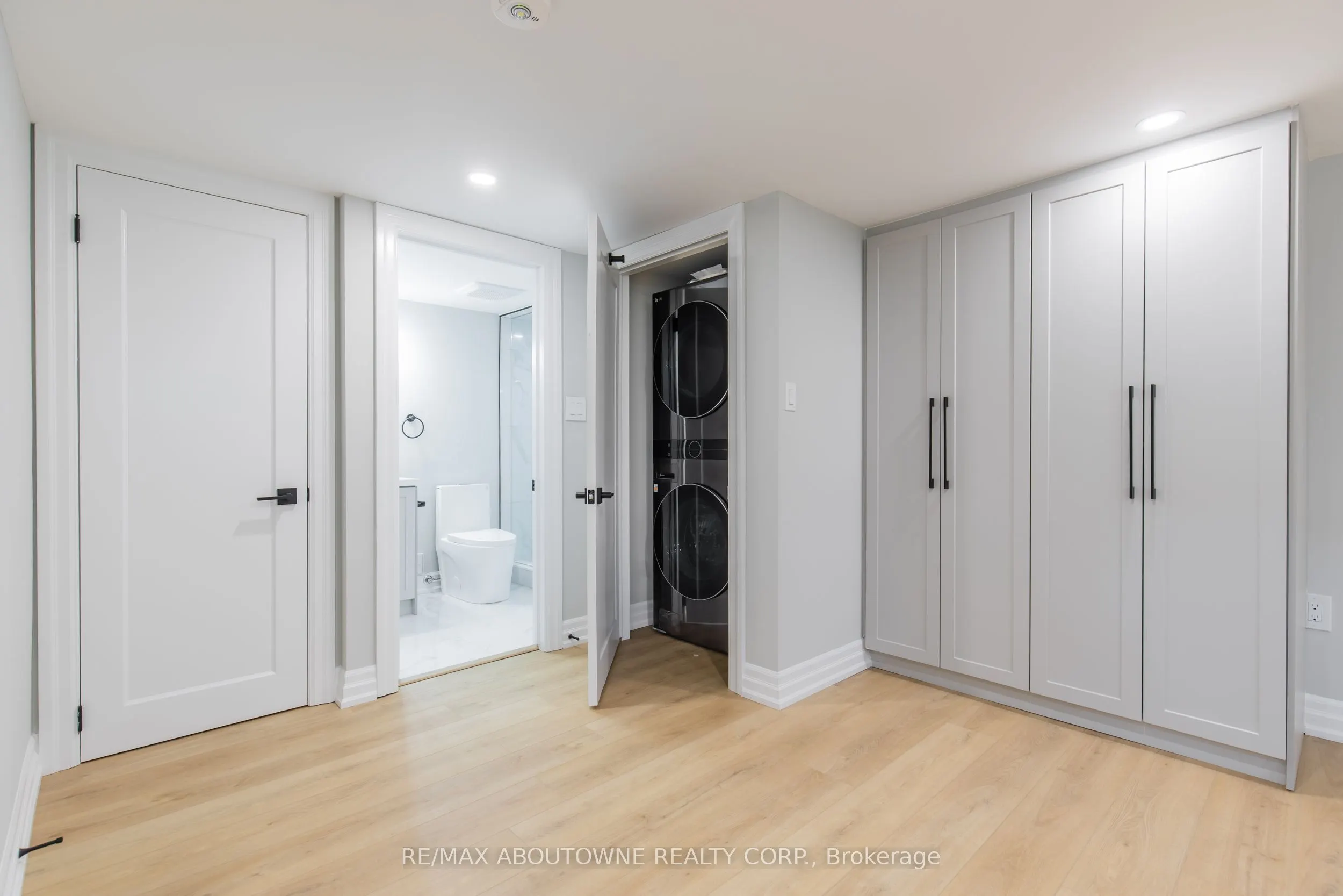 2 Thorndale Avenue #C