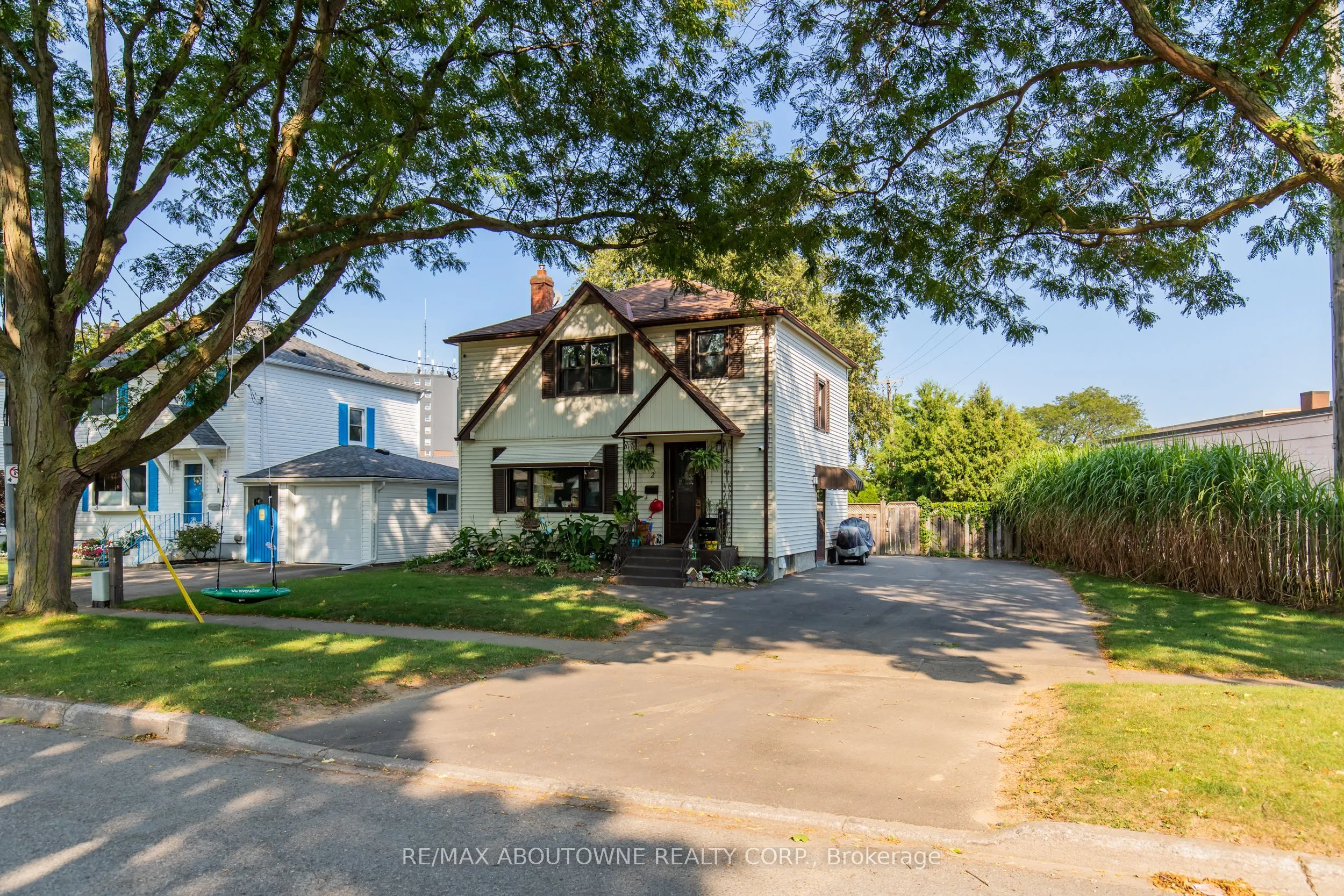 2 Thorndale Avenue #C