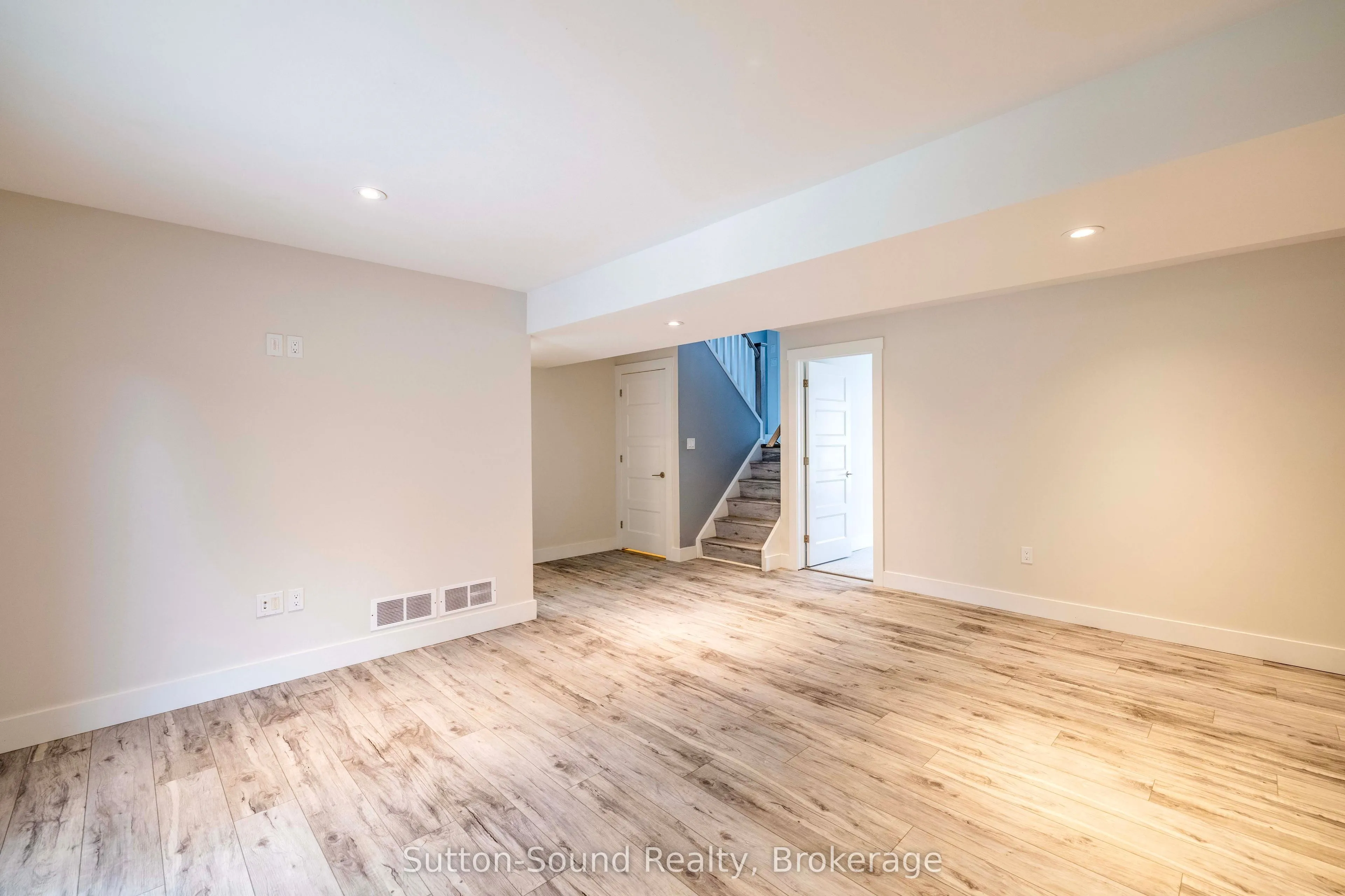 562 24th Street W